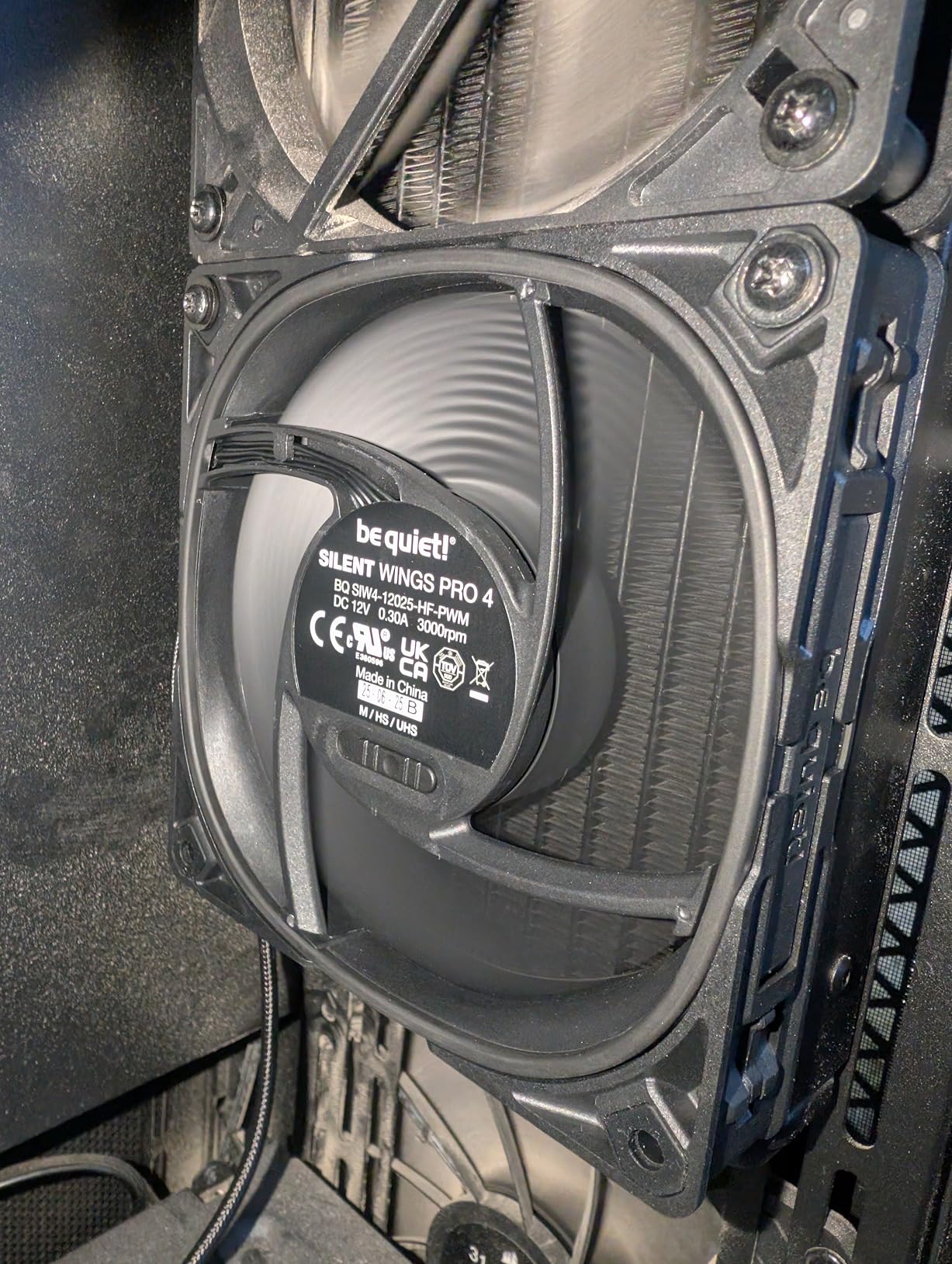 Silent Wings Pro 4 140mm PWM High Speed 2400 RPM Premium Low Noise Cooling Fan | 4-Pin | BL099 customer photo 2