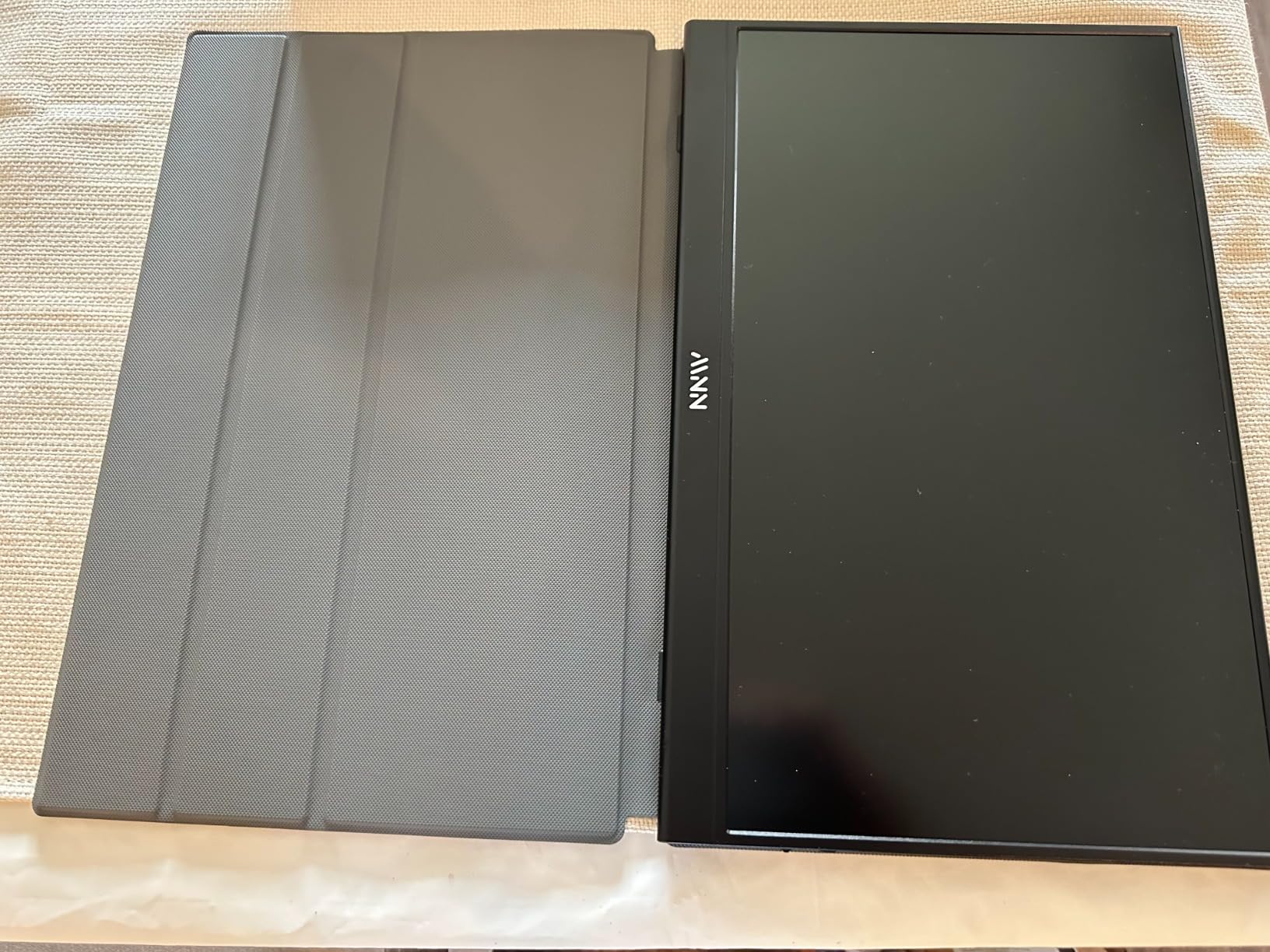 MNN Portable Monitor 15.6inch FHD 1080P 60Hz USB C HDMI Gaming Ultra-Slim IPS Display w/Smart Cover & Speakers,HDR Plug&Play, External Monitor for Laptop PC Phone Mac (15.6'' 1080P) customer photo 2