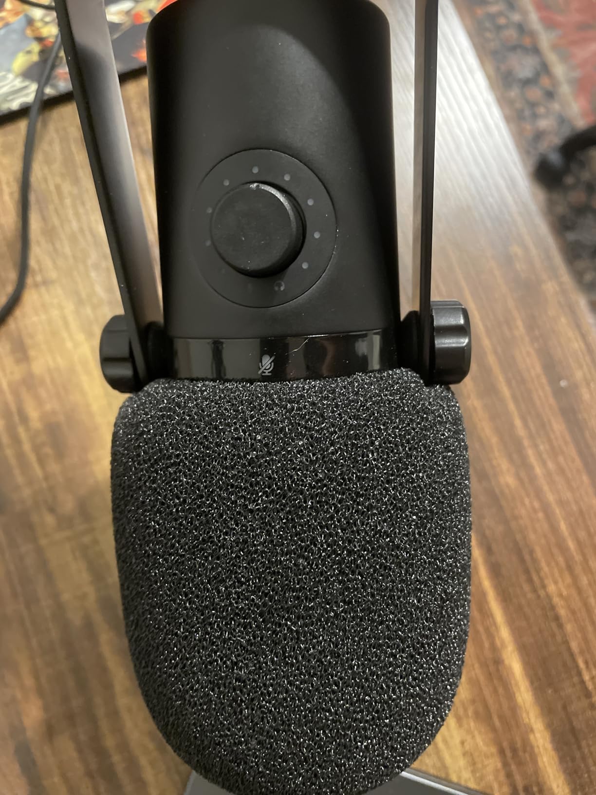 MAONO Dynamic Microphone, USB/XLR Podcast PC Microphone with Software, EQ, Tap-to-Mute, Headphone Jack, Gain Knob & Volume Control, Studio Mic for Broadcast, Recording, Streaming & Gaming (PD400X) customer photo 2