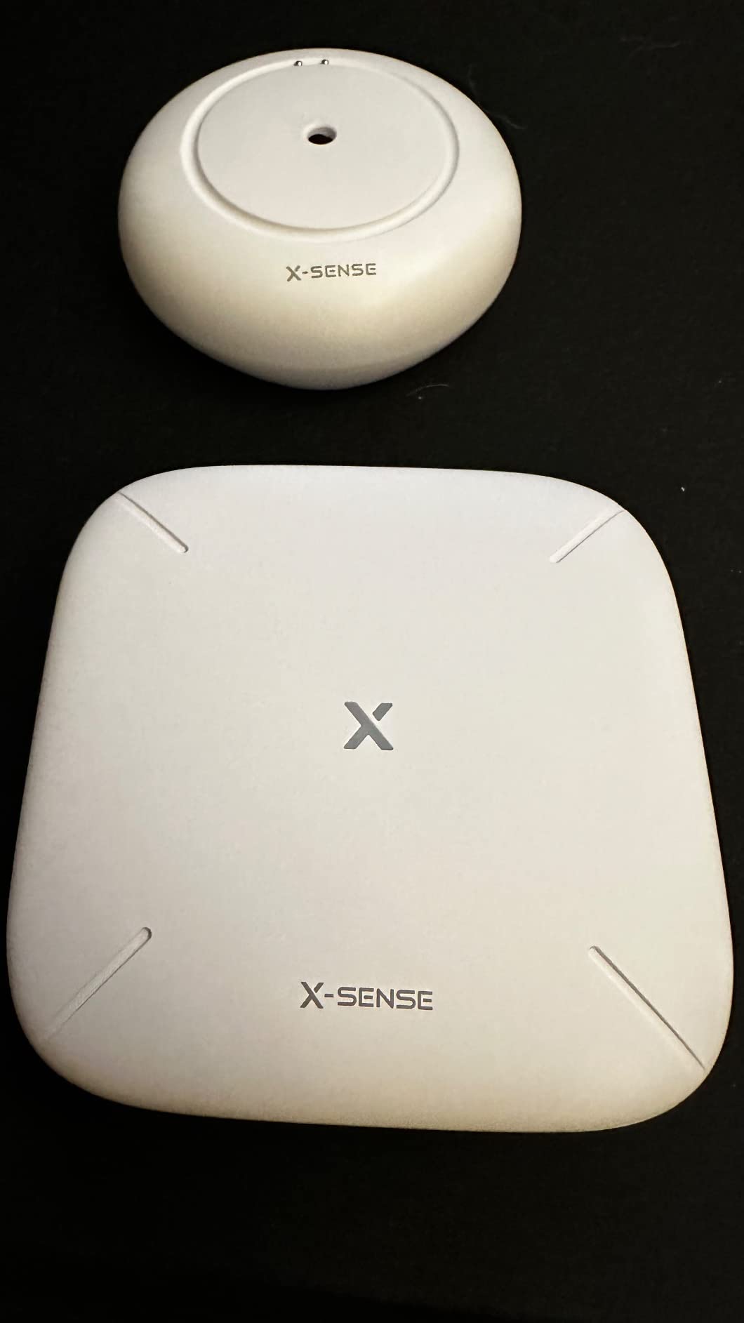 X-Sense Wi-Fi Water Leak Detector, Smart Water Sensor Alarm, Water Detector Alarm with 1700 ft Transmission Range, 3 Water Detectors & 1 Base Station, Model SWS54 customer photo 1