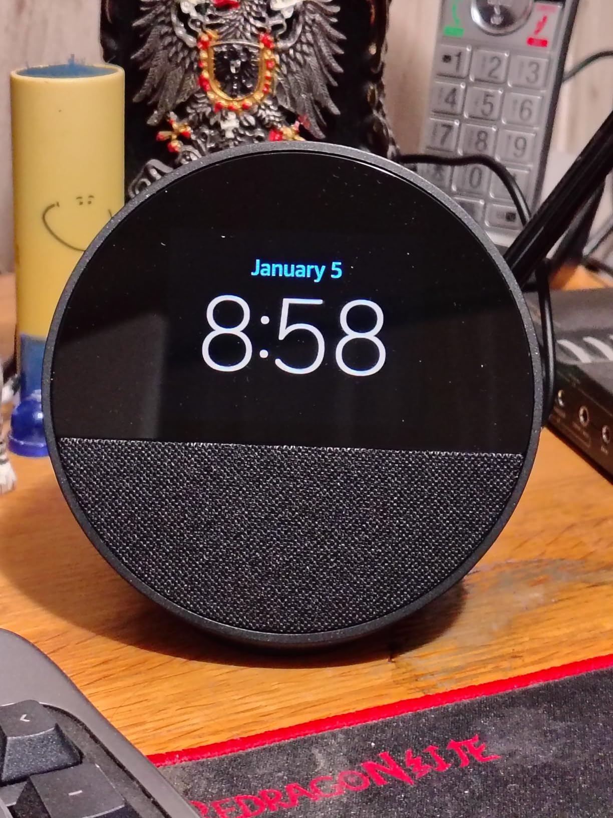 Amazon Echo Spot (newest model), Great for nightstands, offices and kitchens, Smart alarm clock, Designed for Alexa+, Black customer photo 1