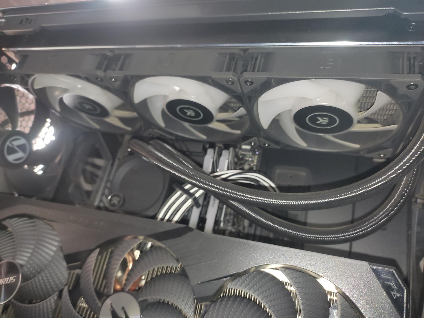 EKWB EK-Nucleus AIO CPU Cooler CR360 Lux, Digital RGB, Black customer photo 1