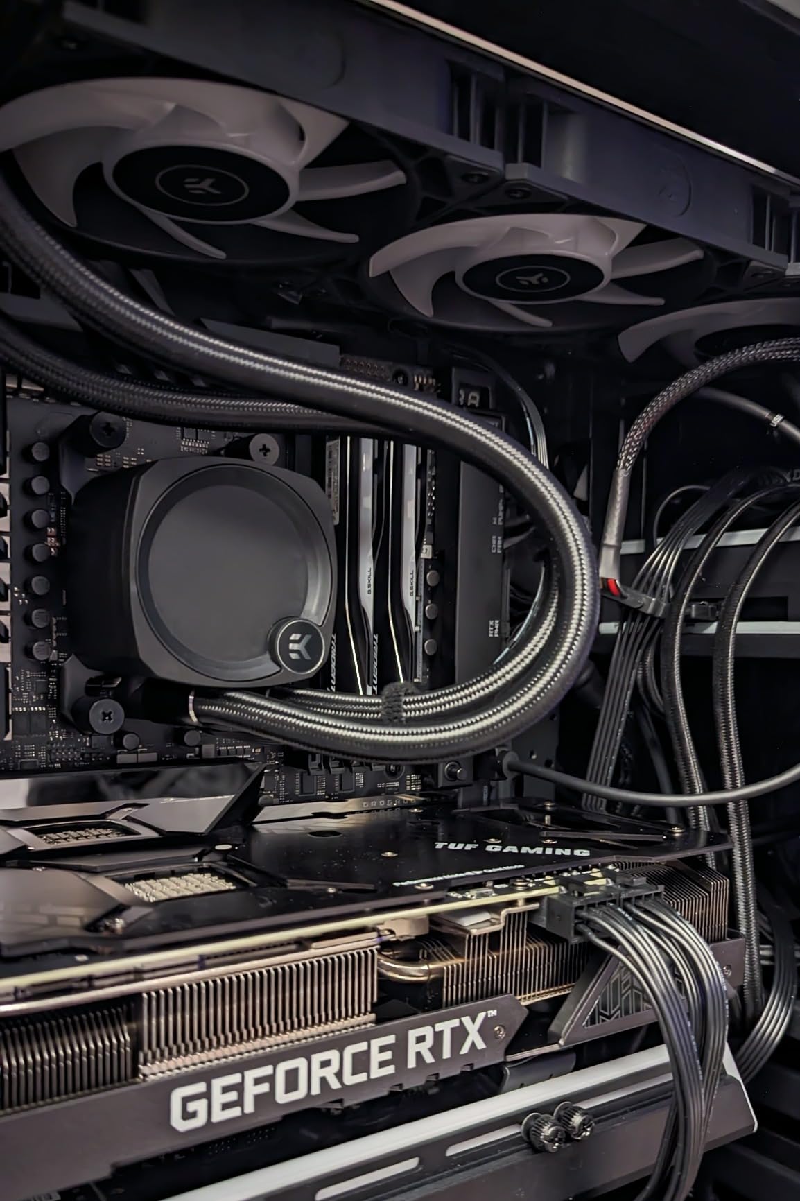 EKWB EK-Nucleus AIO CPU Cooler CR360 Lux, Digital RGB, Black customer photo 2