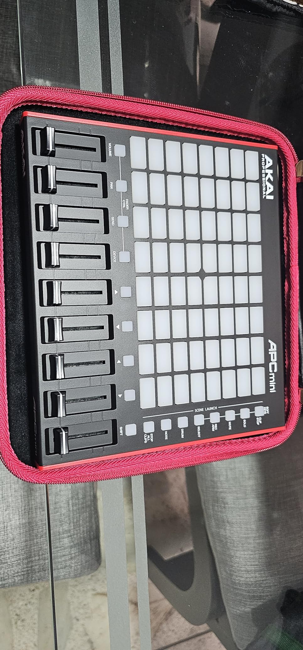 Akai Professional APC Mini MK2 USB MIDI Pad Controller for Clip Launching with Ableton Live Lite, 64 RGB Pads customer photo 1