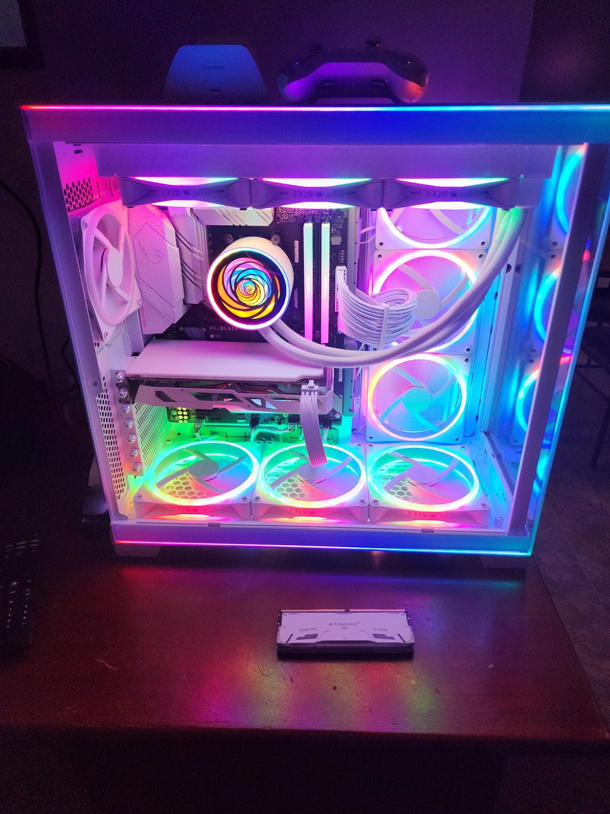NZXT F140 RGB Twin Pack - 2 x 140mm RGB PWM PC Fans with RGB Controller - High Airflow, Low Noise - Fluid Dynamic Bearing - CAM Software Control - 18 LEDs per Fan - Black customer photo 1