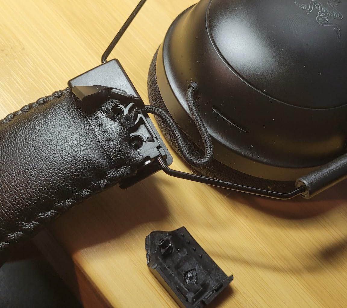 Razer BlackShark V2 Pro Wireless Gaming Headset: Super Wideband Mic - Pro Tuned FPS Profiles - 50mm Drivers - Plush Noise Isolating Earcups - 70 Hr Battery - Bluetooth - for PC, PS5, Switch 2 - Black customer photo 2