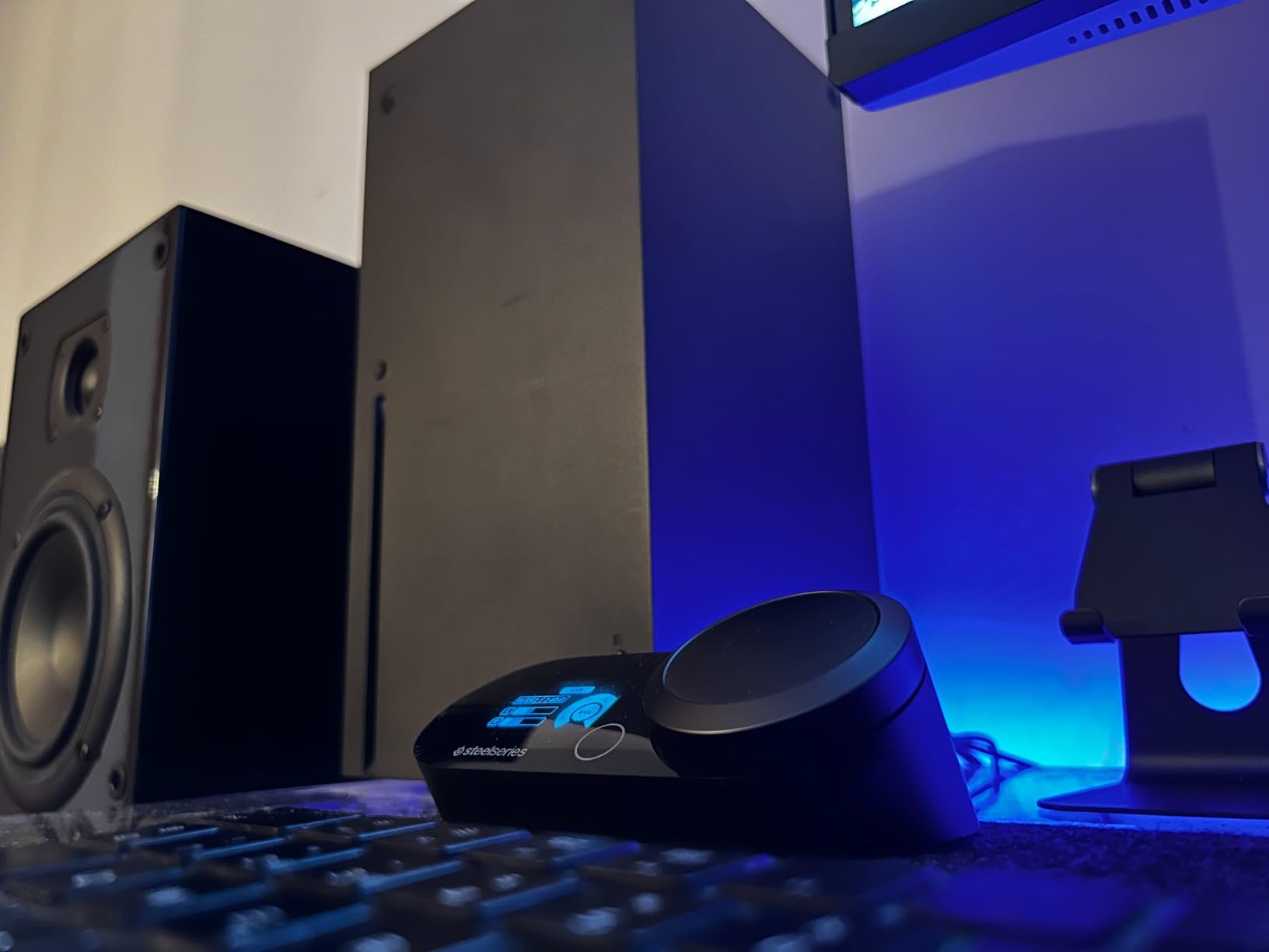 SteelSeries GameDAC Gen 2 Hi-Res Audio Amplifier - ESS Sabre Quad-DAC - AI Noise Cancellation - 360 Spatial Audio - Hi-Res Certified customer photo 1