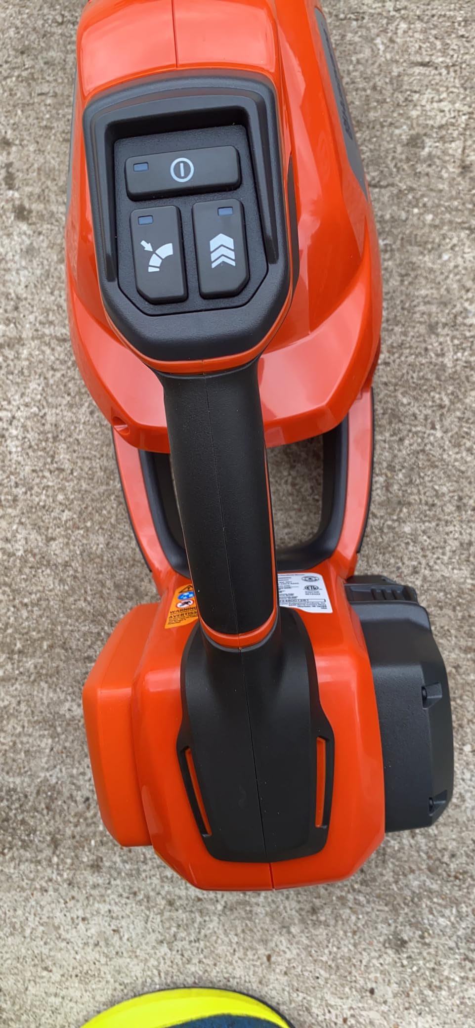 Husqvarna Leaf Blaster 350iB Battery Powered Cordless Leaf Blower, 200-MPH 800-CFM, Brushless Motor and Quiet Operation, 40V Lithium-Ion 7.5 Ah Battery and Charger Included, Gifts for Men, 970569904 customer photo 1