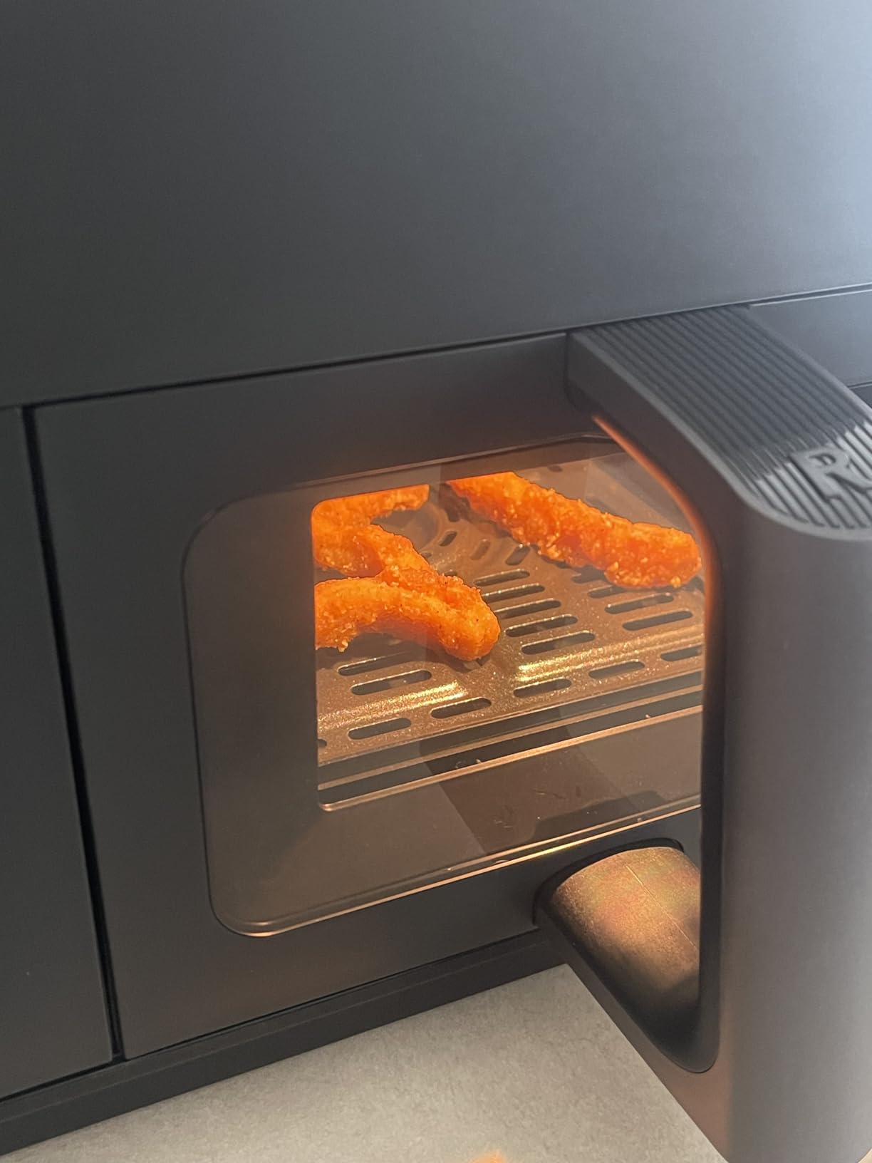 Cosori Dual Air Fryer 9Qt, 10-in-1, Double Baskets, Sync Cook & Finish, 130 Recipes, Dishwasher Safe customer photo 2