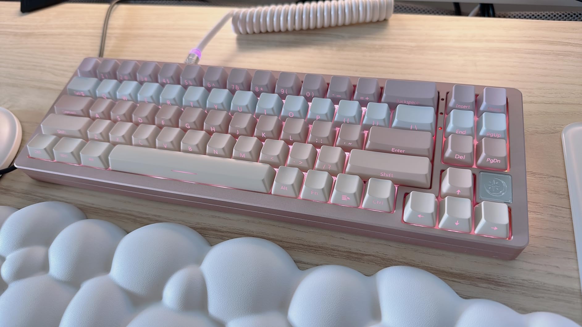YUNZII AL71 75% Mechanical Keyboard,Full Aluminum CNC,Hot Swappable Gasket,2.4GHz Wireless BT5.0/USB-C Wired,NKRO Programmable RGB Backlight Creamy Typing for Win/Mac(Black,Crystal White Switch) customer photo 1