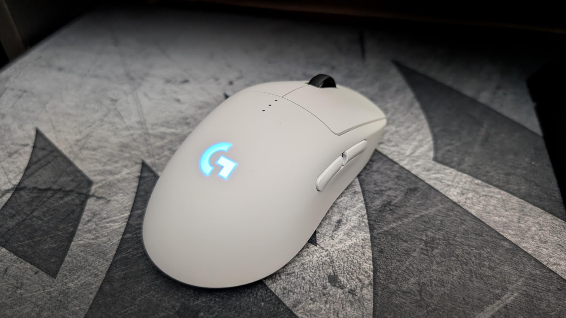Logitech G PRO 2 Lightspeed Wireless Gaming Mouse, Right- or Left-Handed Mouse with up to 4 Customizable and Switchable Magnetic Side Buttons, 44K DPI Sensor - Black customer photo 2