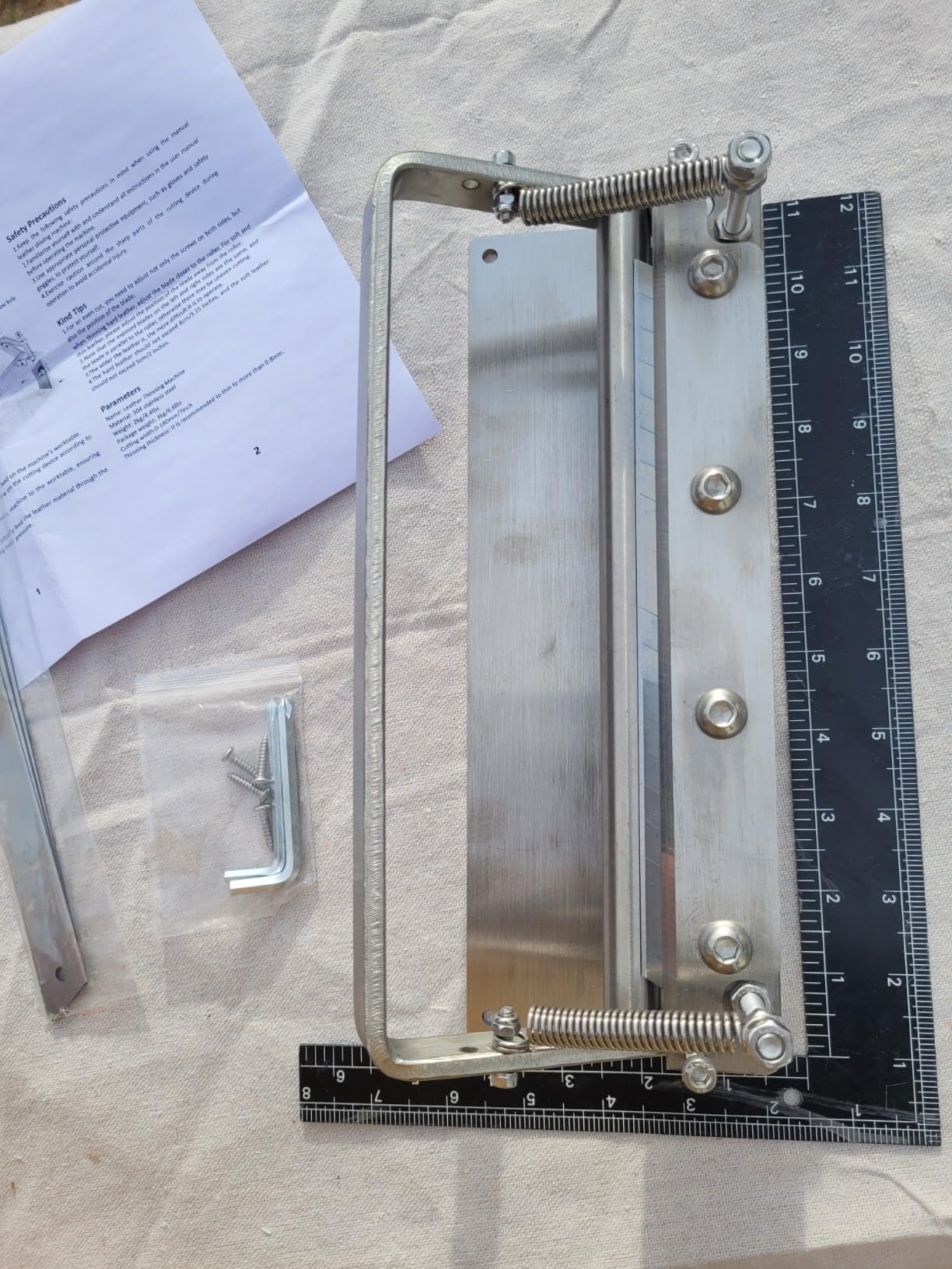 Leather Skiver Splitter, Stainless Steel Manual Leather Skiving Machine with 8.27 inch Blades Leather Peeling Machine DIY Leather Strap Cutting Tool customer photo 1