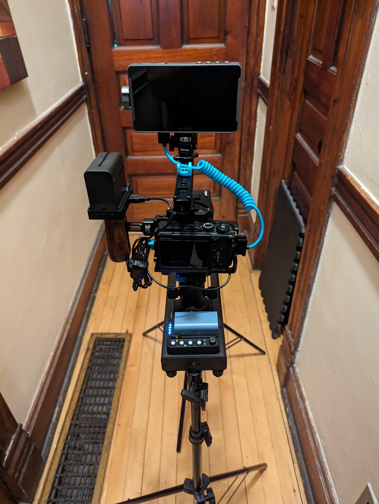Accsoon Toprig S40 Video Slider, 16''/40 cm Motorized Camera Slider with Full Button Control, Support APP-Video Mode/Time-Lapse/Loop Mode, Speed Control Konb, 120 Degree Panoramic Shooting for Photographer customer photo 2