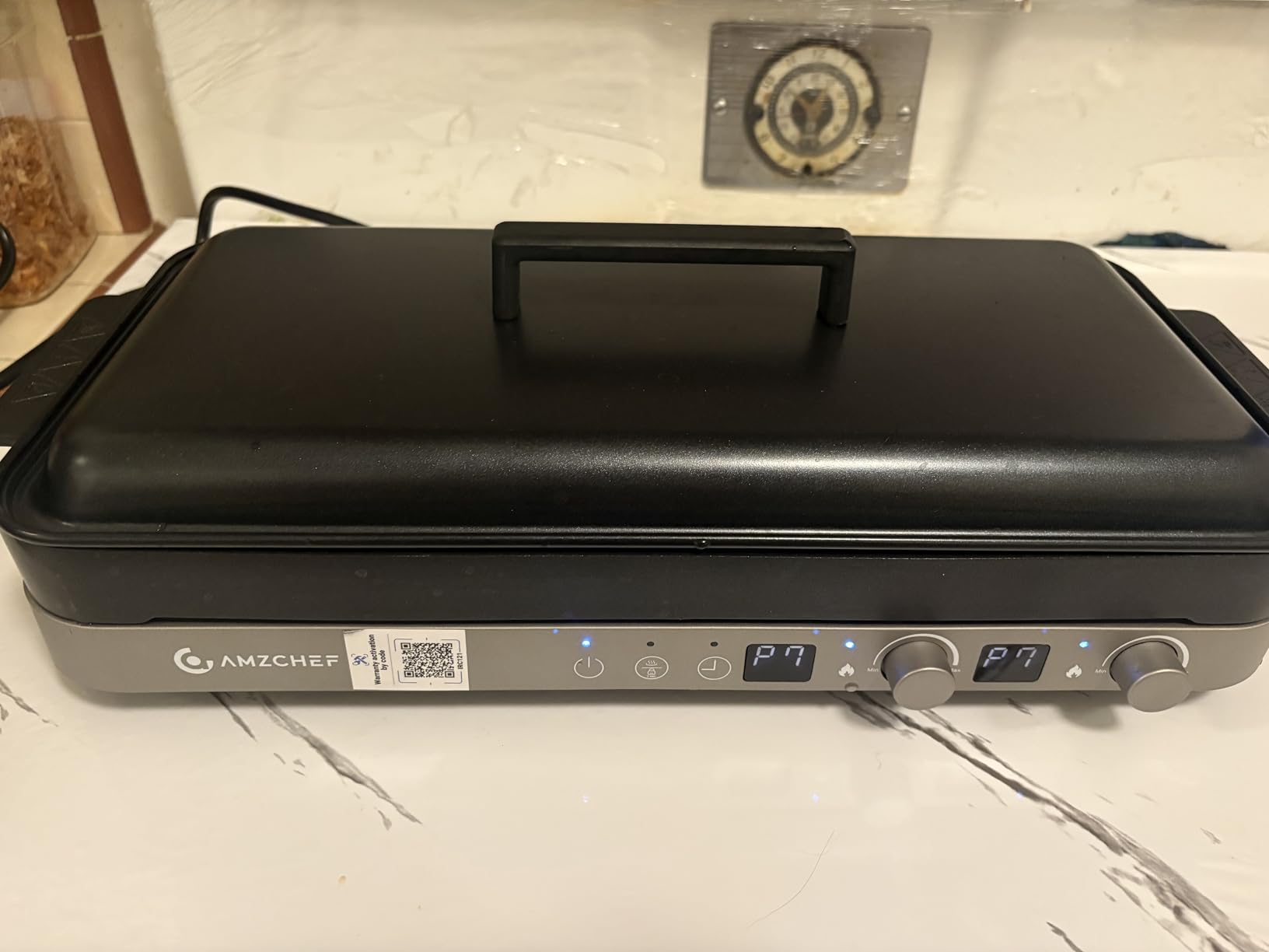 AMZCHEF Double Induction Cooktop with Removable Griddle Pan Non-stick, 1800W 2 burner Portable Induction Stove With Sensor Touch 9 Power Levels customer photo 1