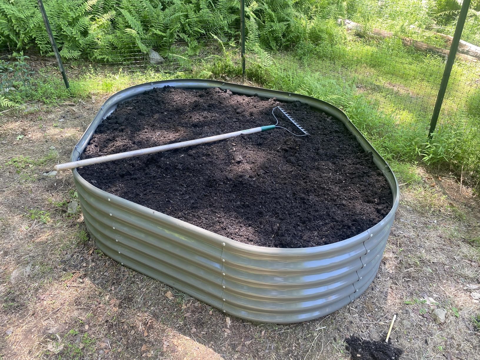 A ANLEOLIFE 8x4x2ft Galvanized Raised Garden Bed Kit, Oval Metal Deep Root Planters for Outdoor Plants Vegetables Flowers Herb, Large Bottomless, 478 Gallon Capacity - Quartz Grey customer photo 2