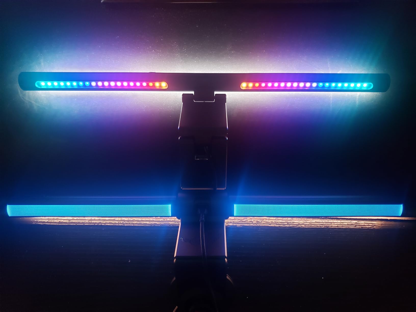 ROG Aura Monitor Light Bar (ALB01) - Asymmetrical Lighting bar, 3 Modes, RGB Lighting, USB-C, Patented clamp, Magnetic Buckle, Aura Sync Compatible, DisplayWidget Center customer photo 1