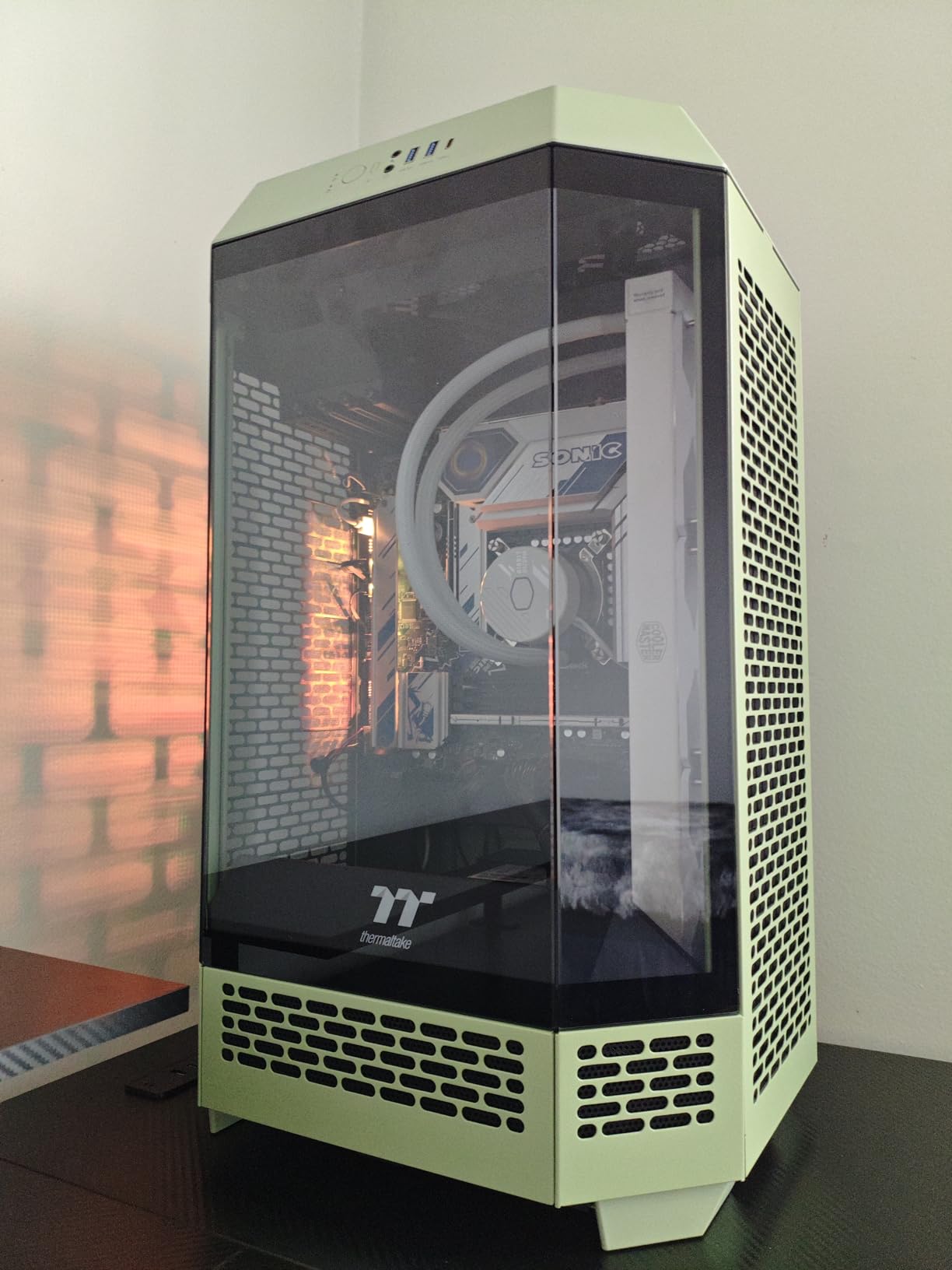 Thermaltake Tower 300/600 Series LCD Panel Kit; 3.9
