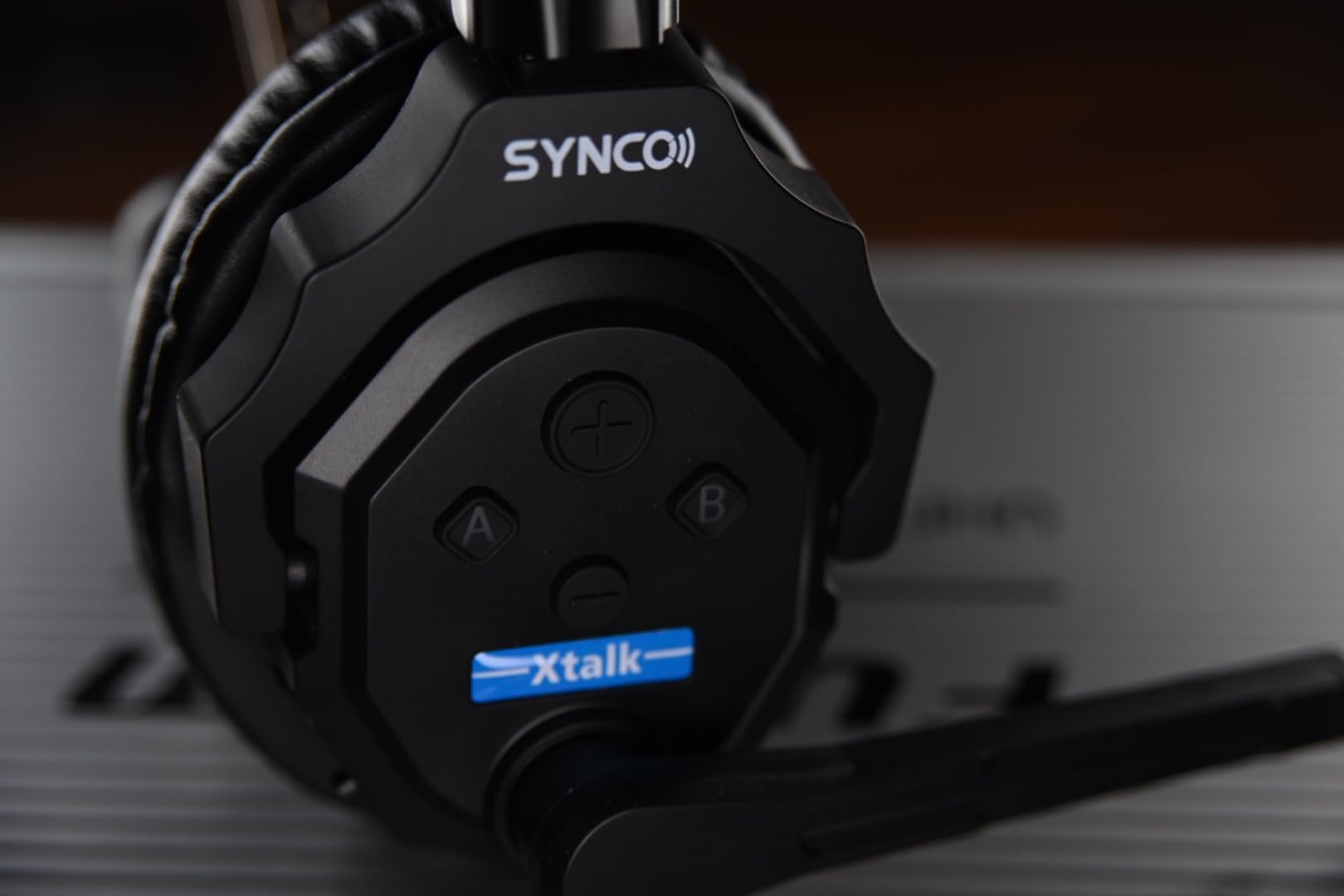 SYNCO XTalk X2 2.4GHz Wireless Headset with Microphone Intercom System Random Master Device Design for Movie Shoot Live Show Stage Performance (2PCS) customer photo 1