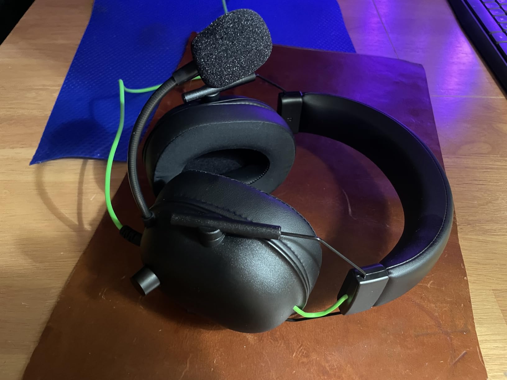 Razer BlackShark V2 X Xbox Gaming Headset: 50mm Drivers - Cardioid Mic - Lightweight - Comfortable, Noise Isolating Earcups - for Xbox Series X, Series S, PS5, PC, Switch via 3.5mm Audio Jack - Black customer photo 1