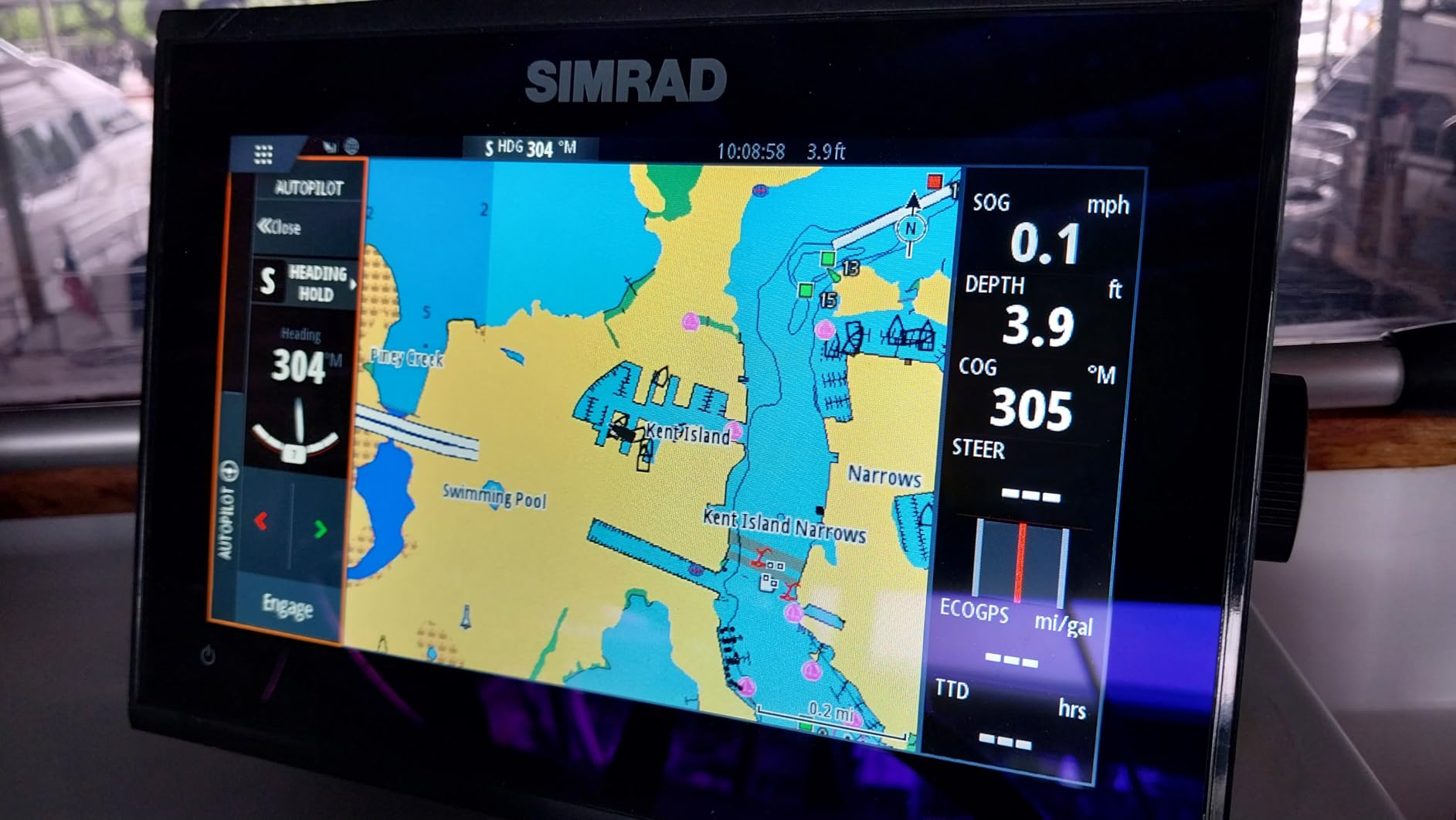 Simrad GO Chartplotter and Fish Finder, with Transducer and Radar Options, Preloaded C-MAP Discover Chart Card (7-inch) customer photo 2