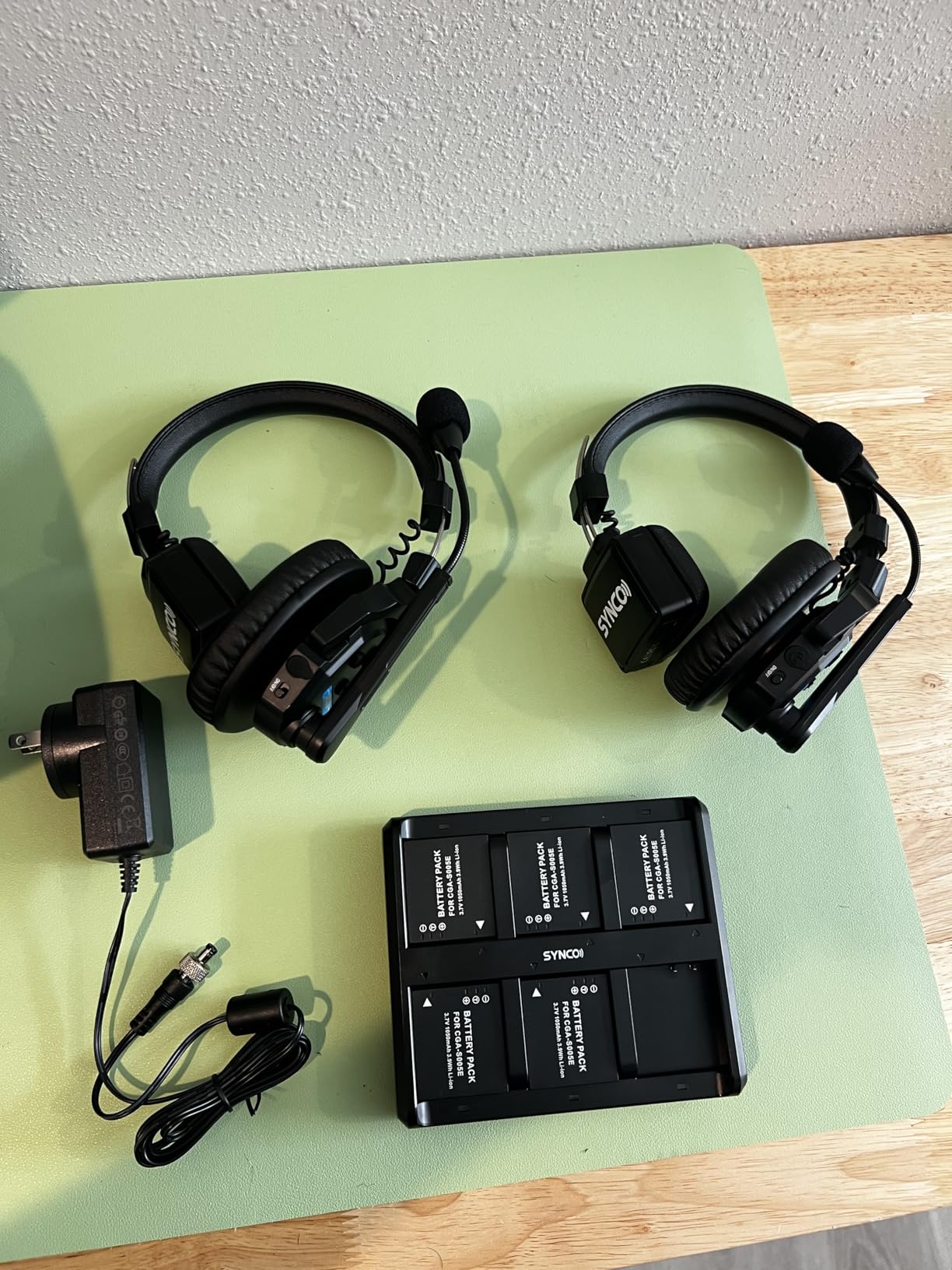 SYNCO XTALK X2 Wireless Intercom Headset System, 2.4GHz Communication Headset for 2-Person with 24H Workingtime 350M/1148FT customer photo 2