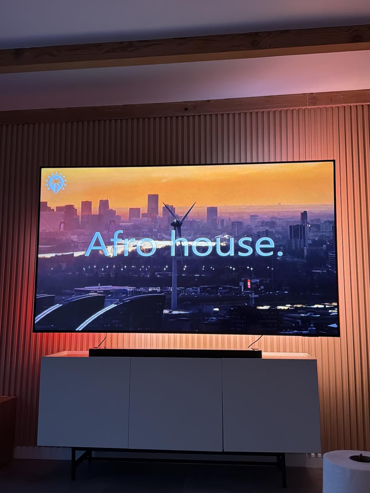 Fancyleds 2.1 Fancy Sync Box Syncing Device with HDMI 2.1, 4K 120Hz, HDR (for 24 to 55 TVs) customer photo 1