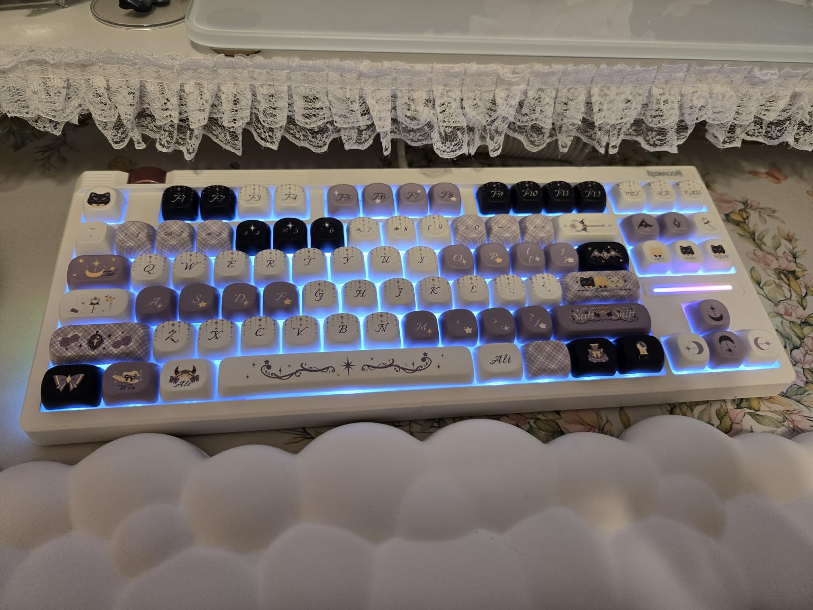 YUNZII Cute MOA Keycaps, Gradient Pink Kawaii Round Keycaps Custom 133 Keys Keycap Set Thick PBT Keycap for Cherry MX Switch 75% 60% Mechanical Gaming Keyboard Creamy Watermelon Key Cap customer photo 1