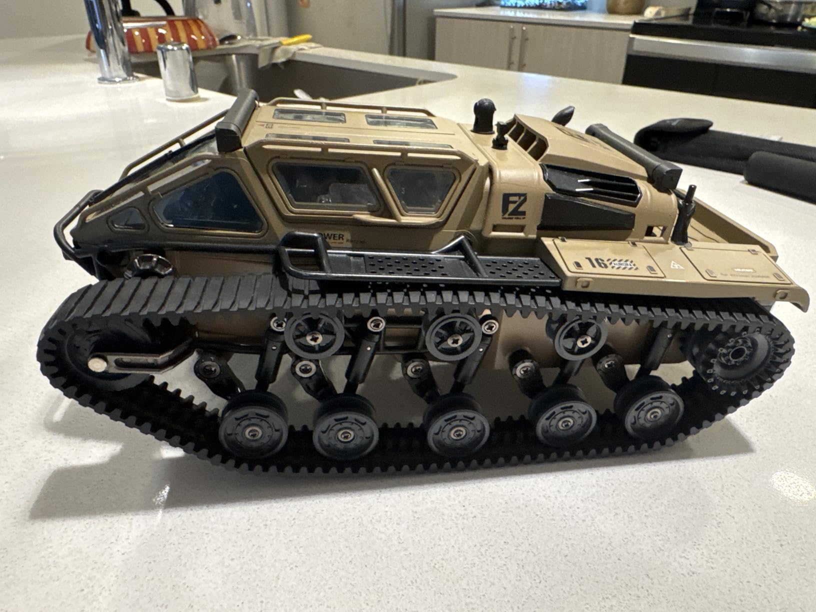 Mostop RC Tank Car, 1:16 Scale 2.4Ghz Remote Control Crawler High Speed Tank, Off-Road RC Tracked Vehicles 360°Rotating Drifting Car with 2 Batteries, Military Truck for Kids Adults, Gray customer photo 2