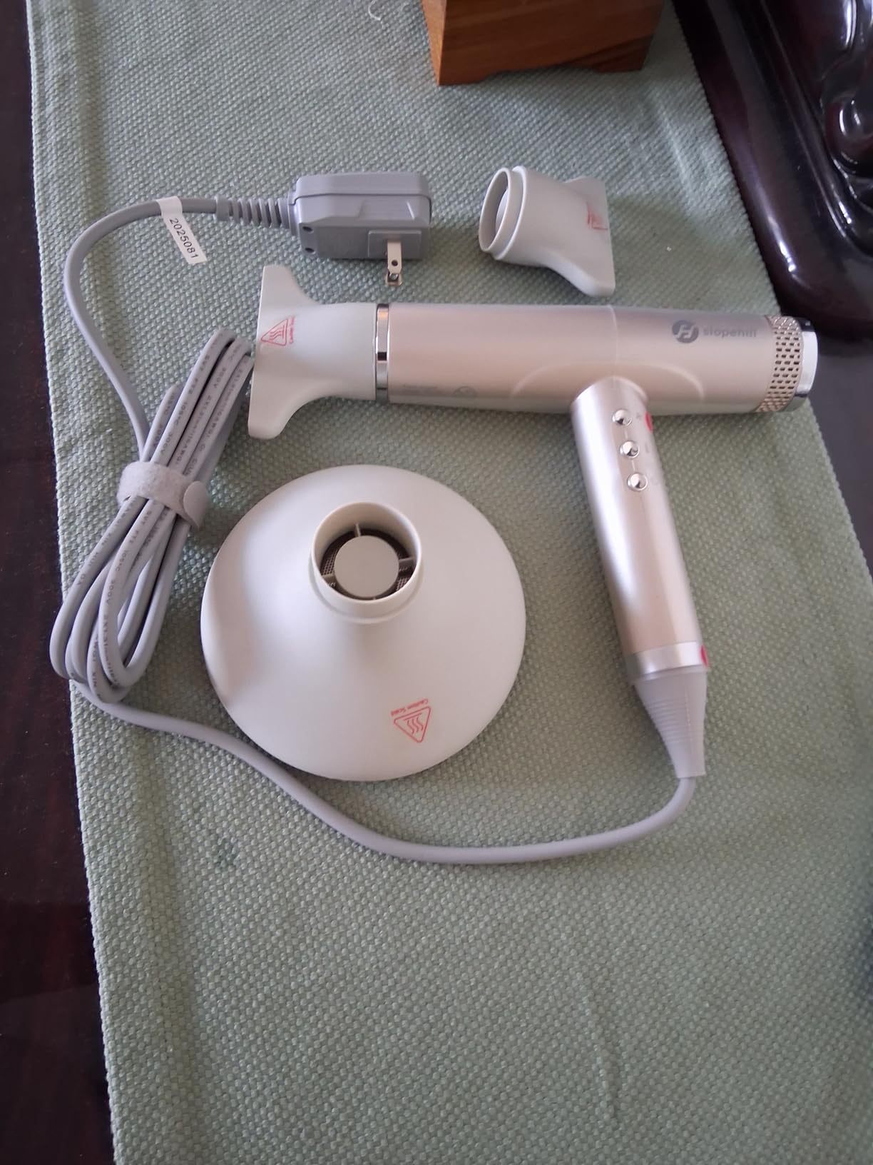 slopehill Professional Ionic Hair Dryer, High-Speed Blow Dryer with Brushless Motor for Salon Use, Lightweight Compact Hairdryer for Travel, Low Noise Quiet for Home, Ceramic Pink customer photo 2
