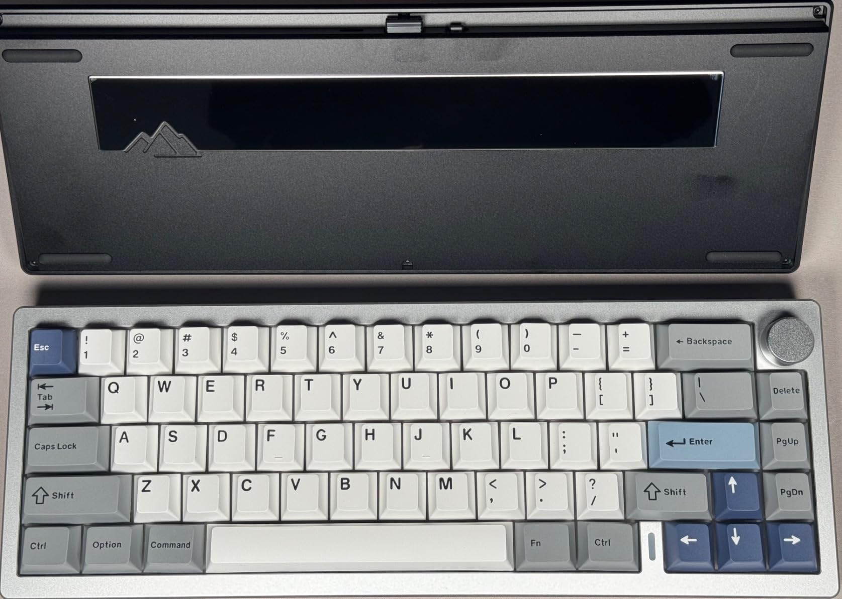 YUNZII AL68 Wireless Mechanical Keyboard, Full Aluminum CNC, 60% Layout with Knob, QMK/VIA Software, Gasket Mounted, Hot Swappable, RGB Backlit, BT/2.4G/USB-C for Mac/Win (Black, Cocoa Cream V2) customer photo 2