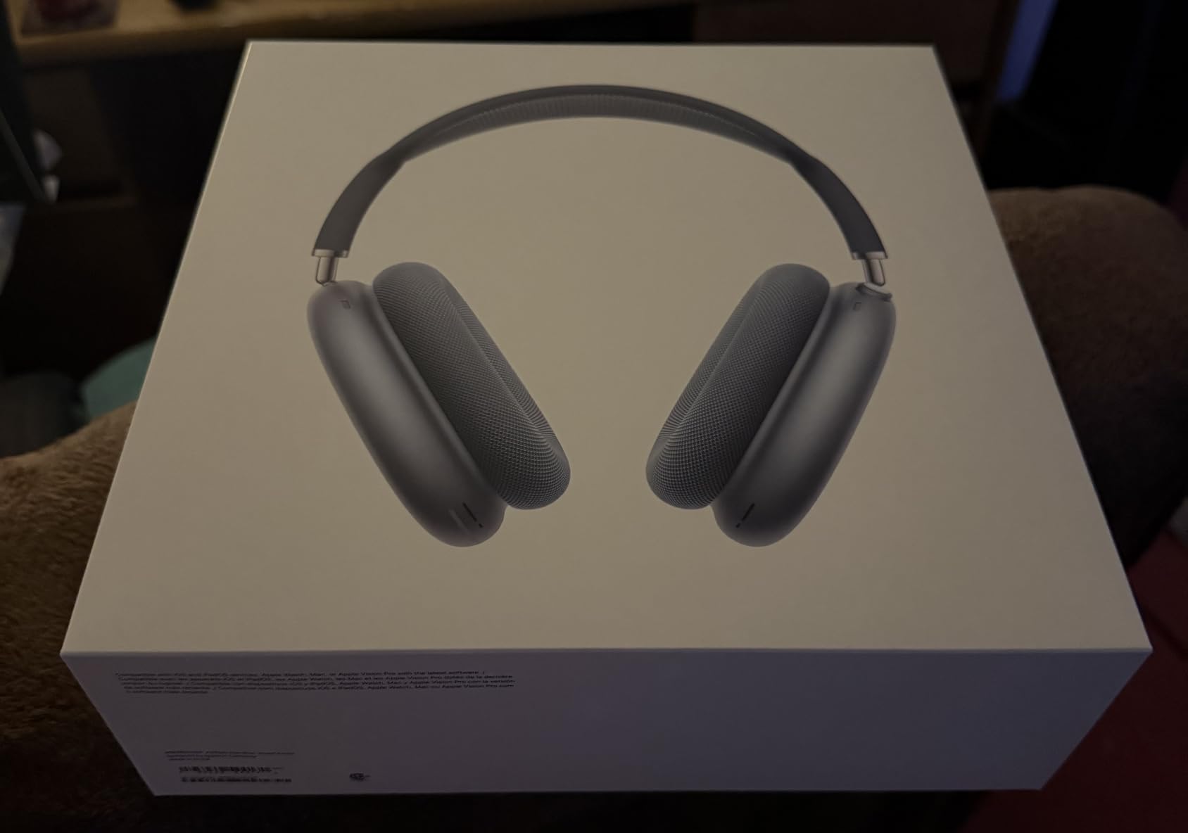 Apple AirPods Max Wireless Over-Ear Headphones, Pro-Level Active Noise Cancellation, Transparency Mode, Personalized Spatial Audio, USB-C Charging, Bluetooth Headphones for iPhone - Midnight customer photo 2