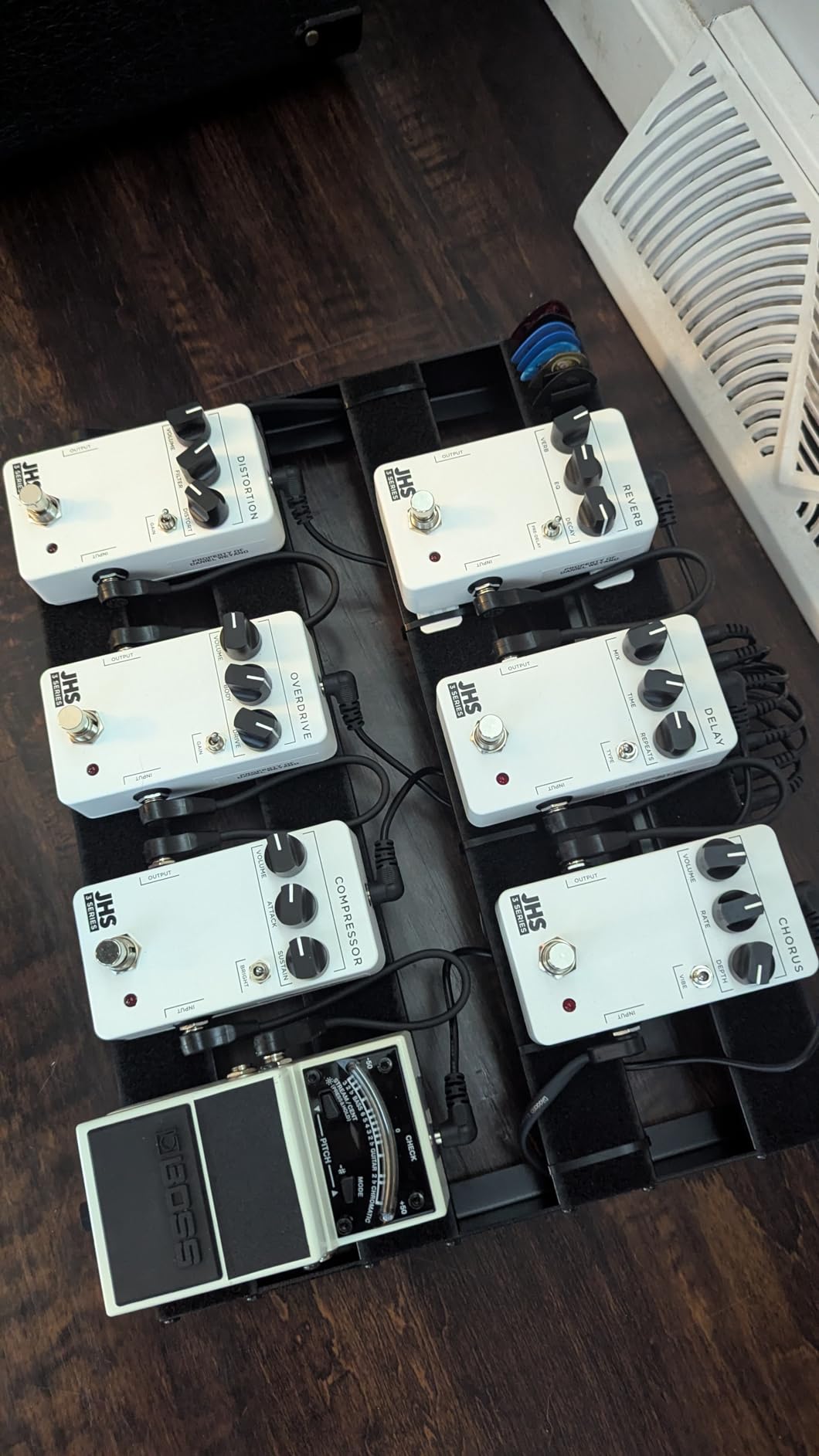 STRICH Guitar Pedal Board with Built-in Power Supply, Pedal Board 15 x 11'' 2.17LB Lightweight Aluminum Alloy, PedalBoard with Pedal Cables, Bag, Hook Loop Strips PB-S15 customer photo 1