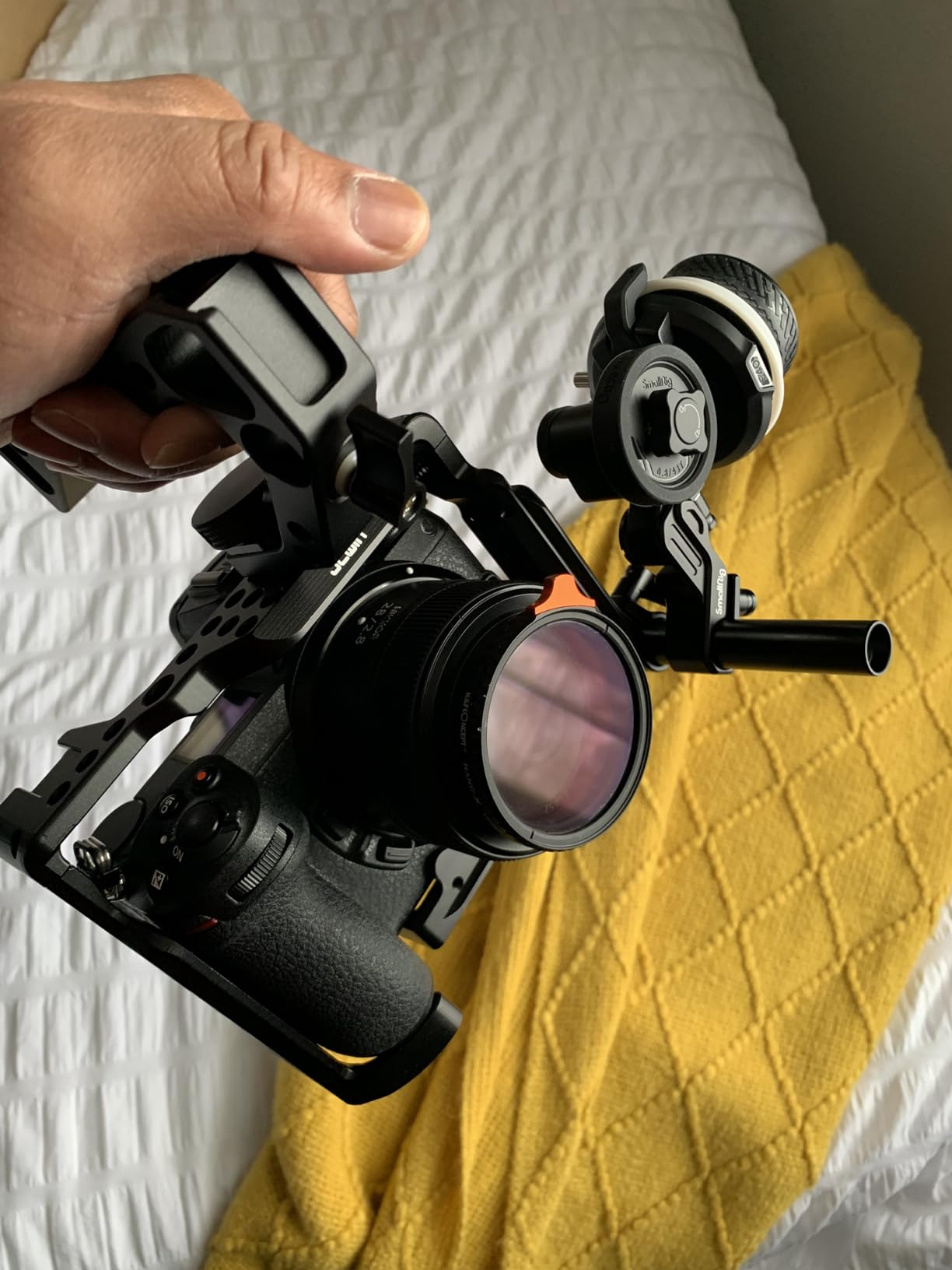 NEEWER Follow Focus F50 with Stepless Dynamic Damping Lever Adjustment and A/B Stops, Including 15mm Rod & Rod Clamp, for DSLR, for Sony FE/FE C, for Canon customer photo 1