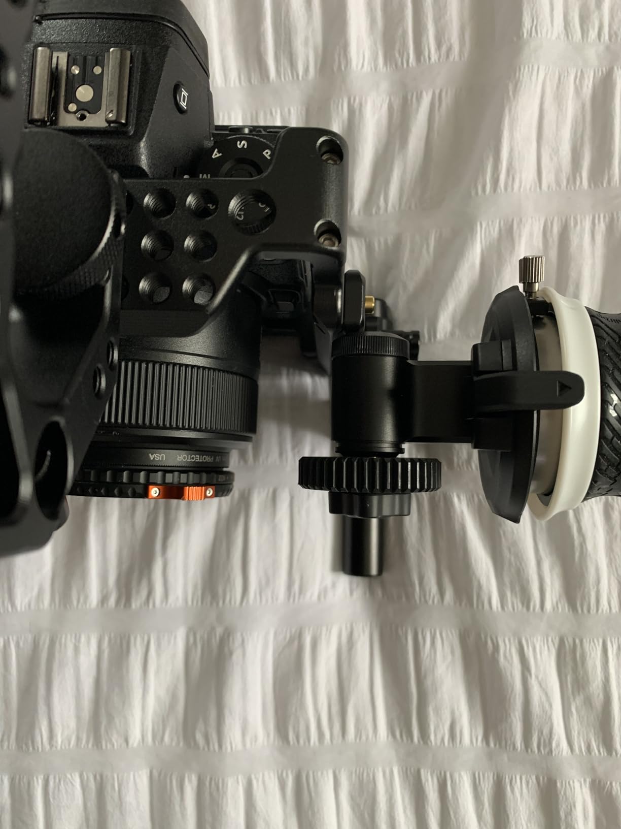 NEEWER Follow Focus F50 with Stepless Dynamic Damping Lever Adjustment and A/B Stops, Including 15mm Rod & Rod Clamp, for DSLR, for Sony FE/FE C, for Canon customer photo 2
