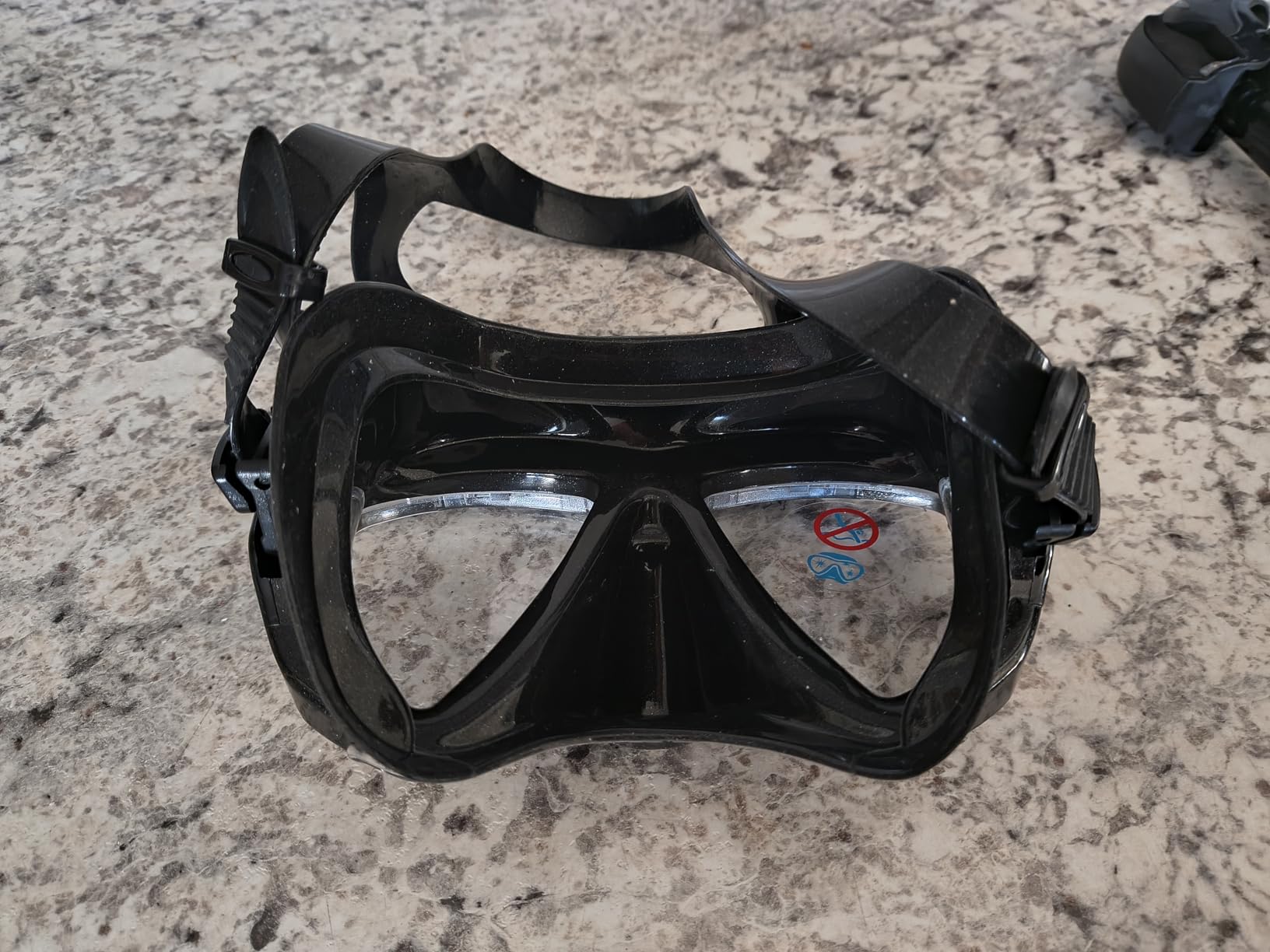 Cressi Mask and Snorkel Kit for Snorkeling and Freediving - Wide View and Dry Snorkel- Big Eyes & Seal Dry customer photo 2