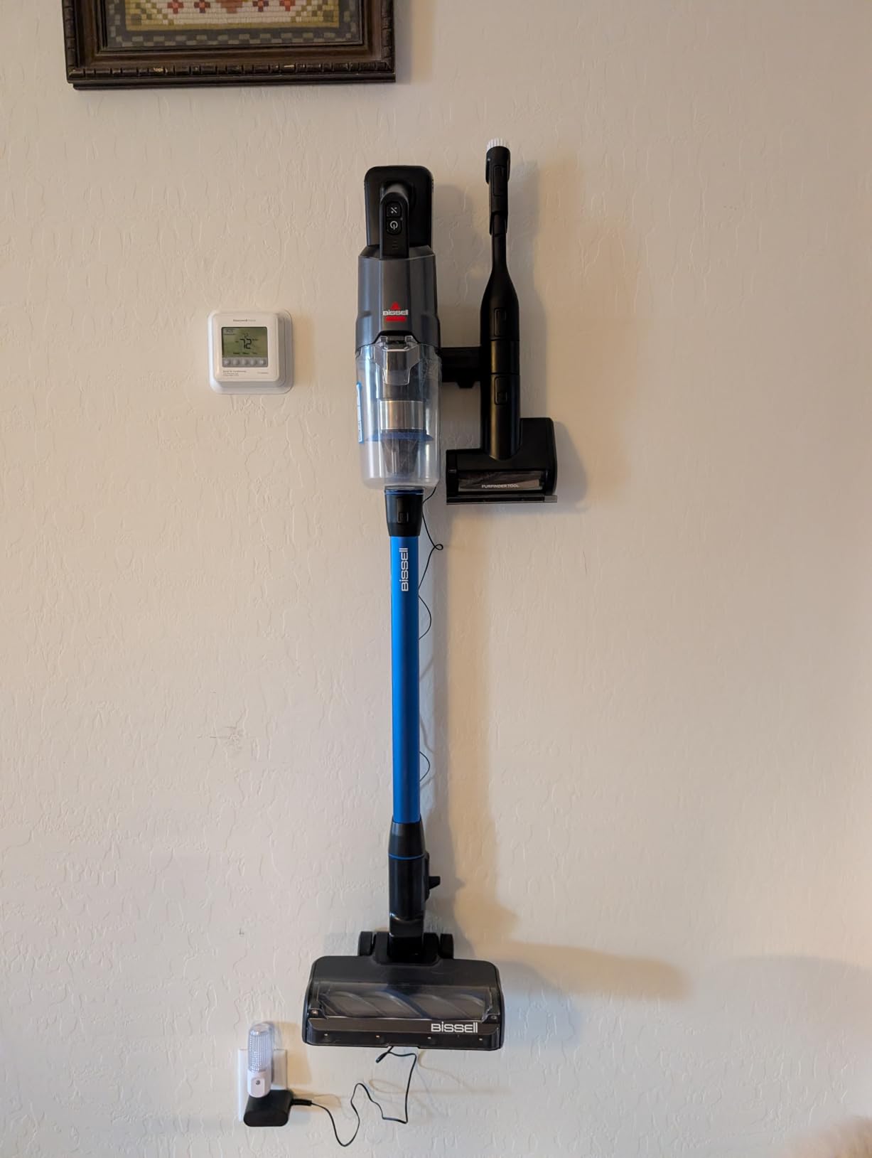 PowerClean FurGuard 280W Self-Standing Cordless Vacuum w/Self-Cleaning Brush Roll, Strong Suction, Removeable Battery, Wall Mount, Upholstery Tool & Bright Headlights customer photo 2