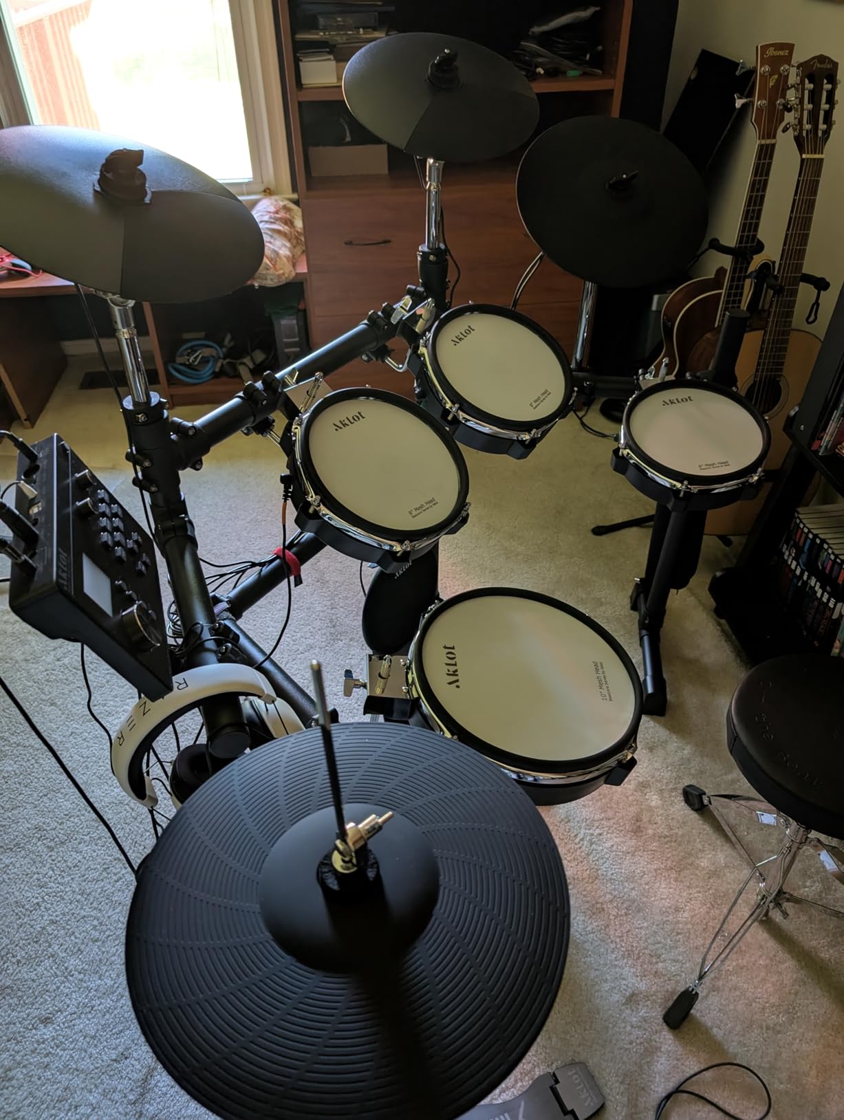 AKLOT Expanded-Size Electric Drum Set: 12'' Two-Piece Standalone Hi-Hat, Independent Kick Drum and 10'' Dual-Zone Snare, 12'' Triple-Zone Ride Cymbal, All Mesh Heads, 460 Sounds (Single Bass Pedal) customer photo 1