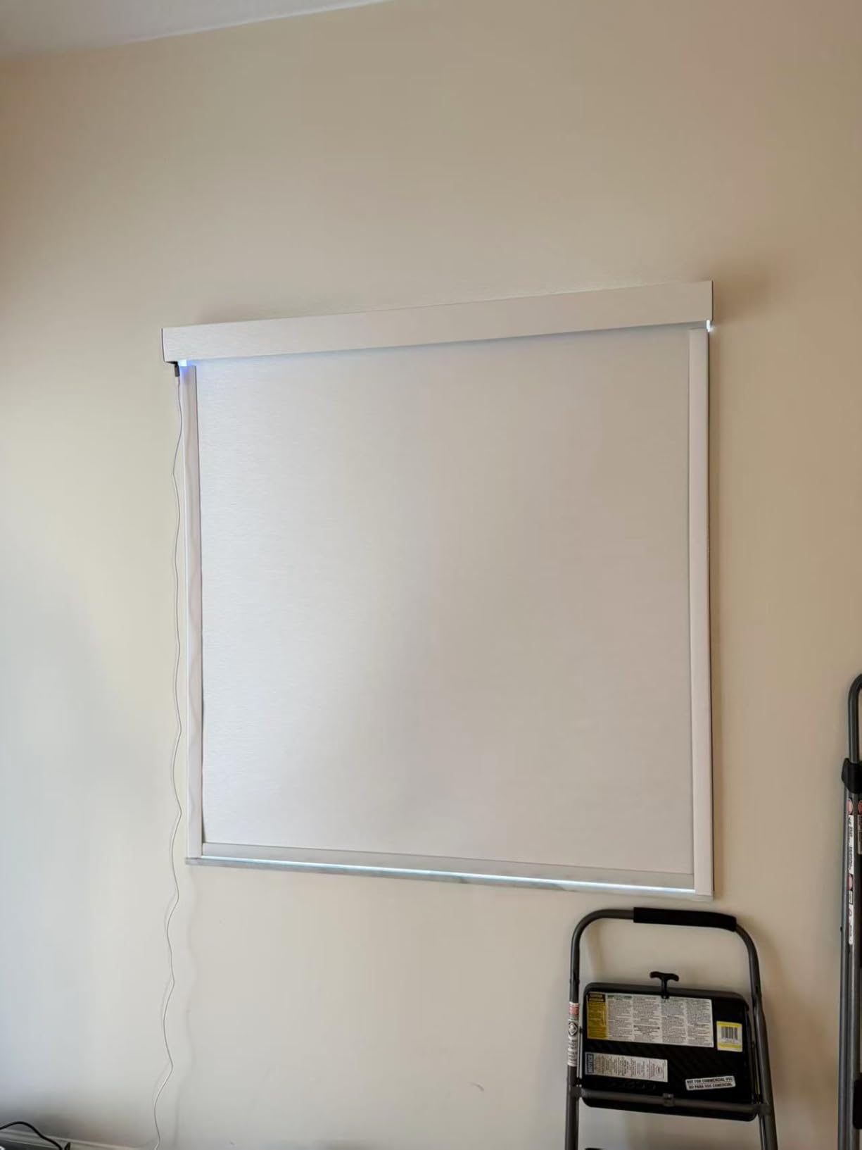 HeyBlinds Motorized Blinds with Remote, 100% Blackout Smart Blinds, Automatic Shades for Windows Compatible with Alexa Google and Homekit, Custom Size(Light Chaser-Perla Bianca BO) customer photo 2