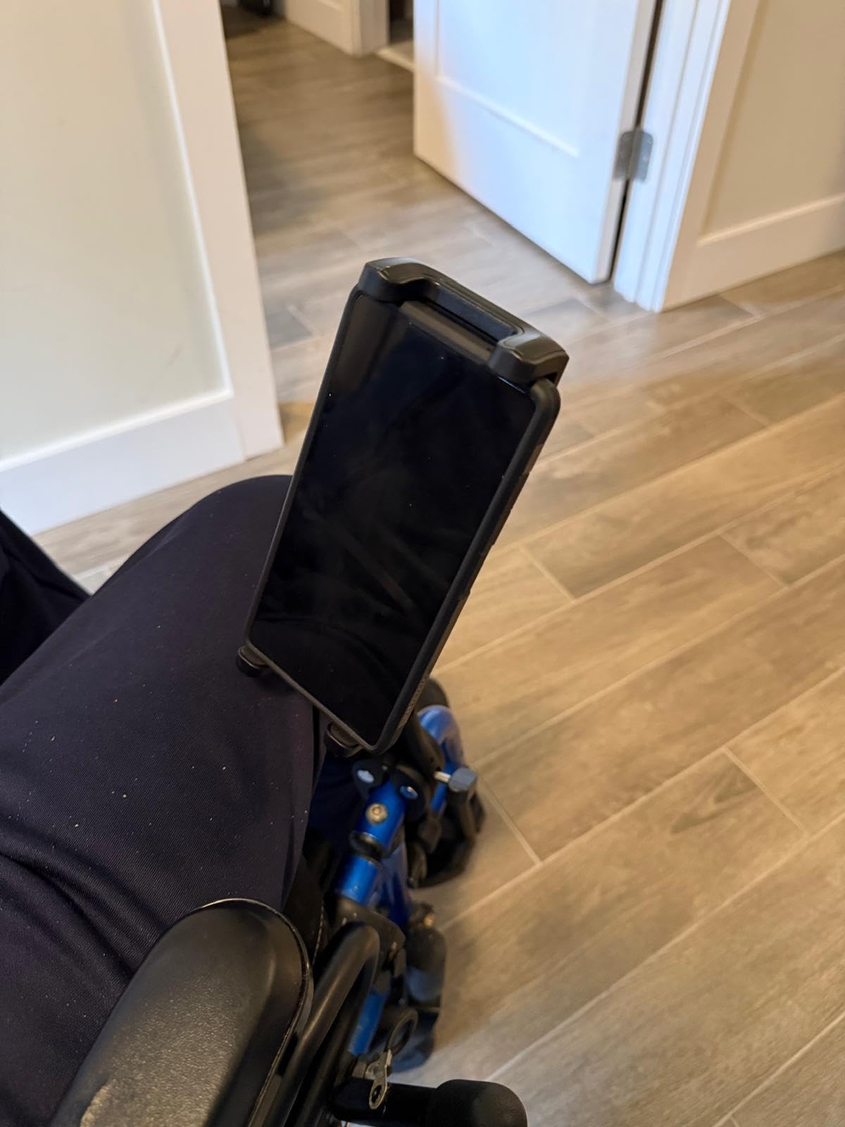 Charchendo Tablet Holder for Wheelchair Handle, Wheelchair Phone Tablet Mount with 9.45