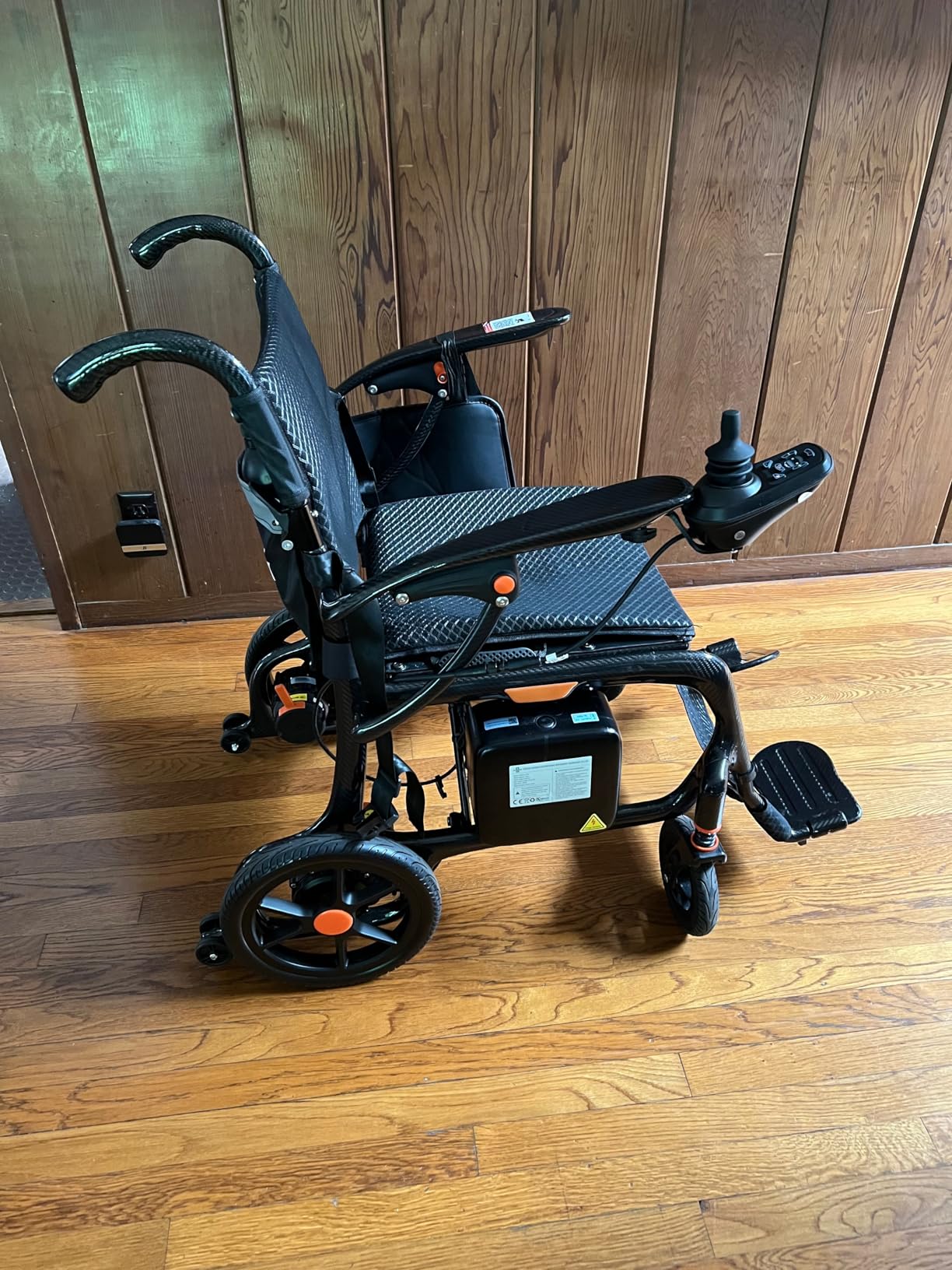 28lbs Ultralight 28 Miles Long Range 100% Carbon Fiber Travel Electric Wheelchair with 2 Lithium Batteries customer photo 1