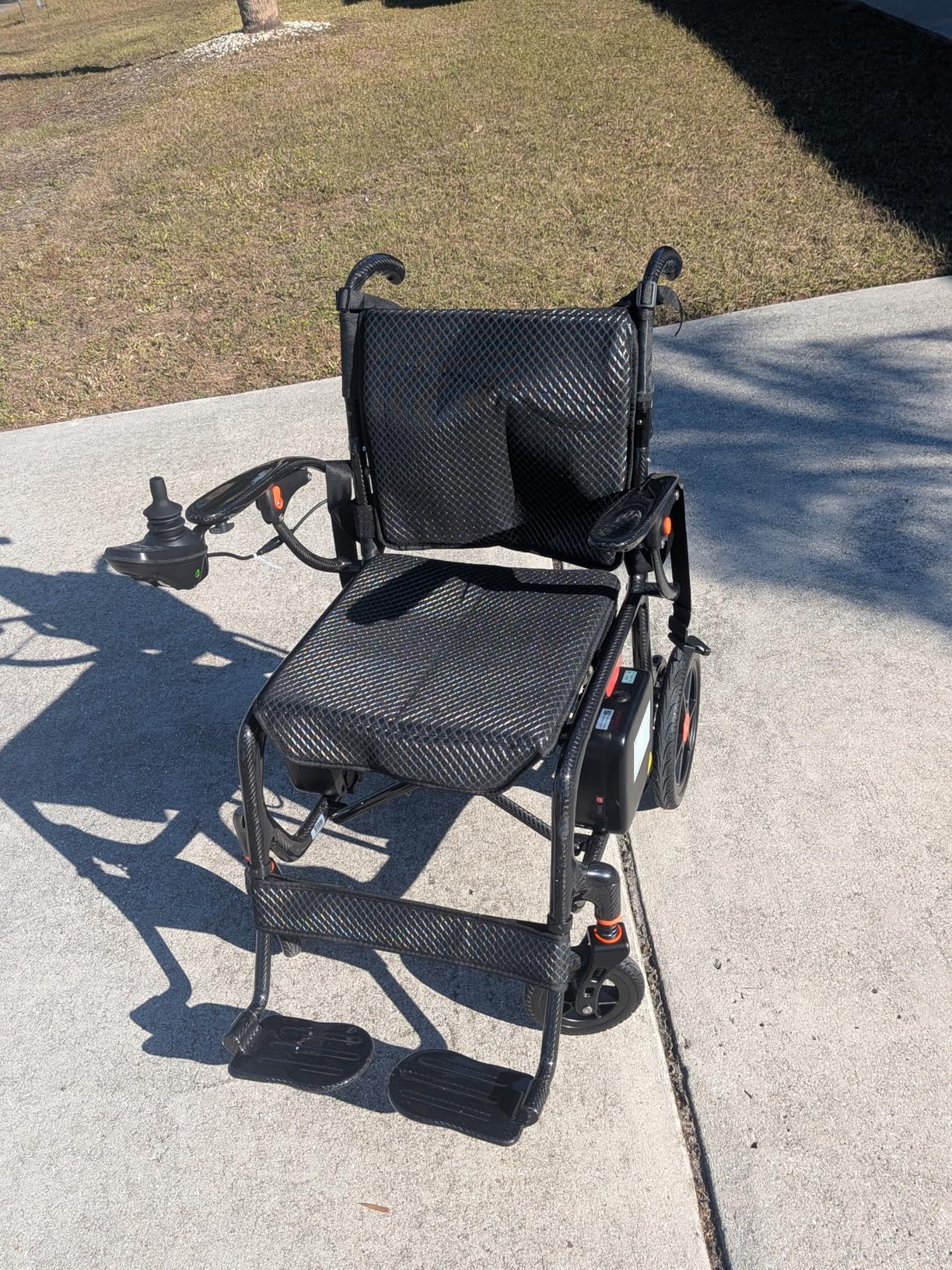 28lbs Ultralight 28 Miles Long Range 100% Carbon Fiber Travel Electric Wheelchair with 2 Lithium Batteries customer photo 2