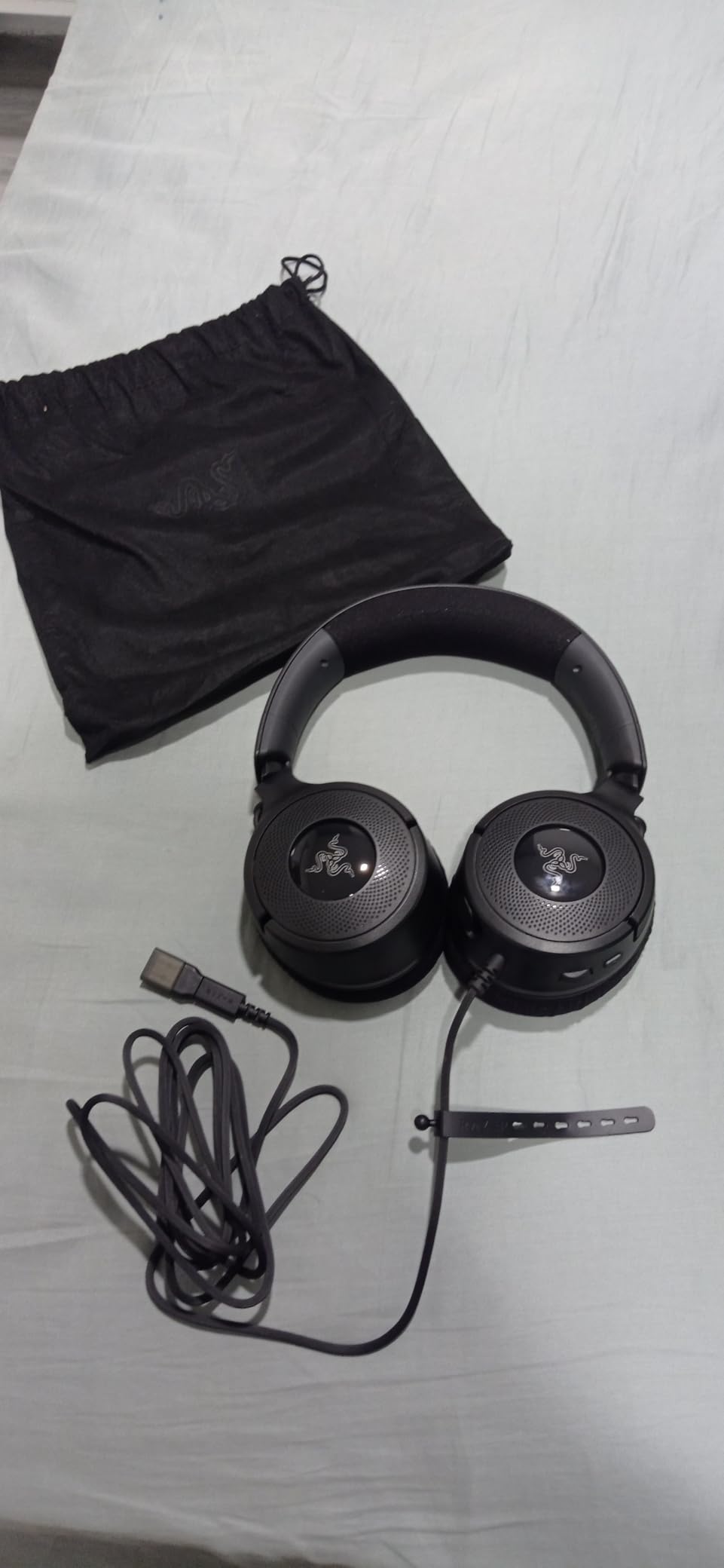 Razer Kraken V4 X Wired Gaming Headset: 40 mm Drivers - Cardioid Mic - Memory Foam Cushions - Chroma RGB Lighting - Type C & Type A Cable - for PC, Mac, PS5, Nintendo Switch - Minecraft Edition customer photo 2