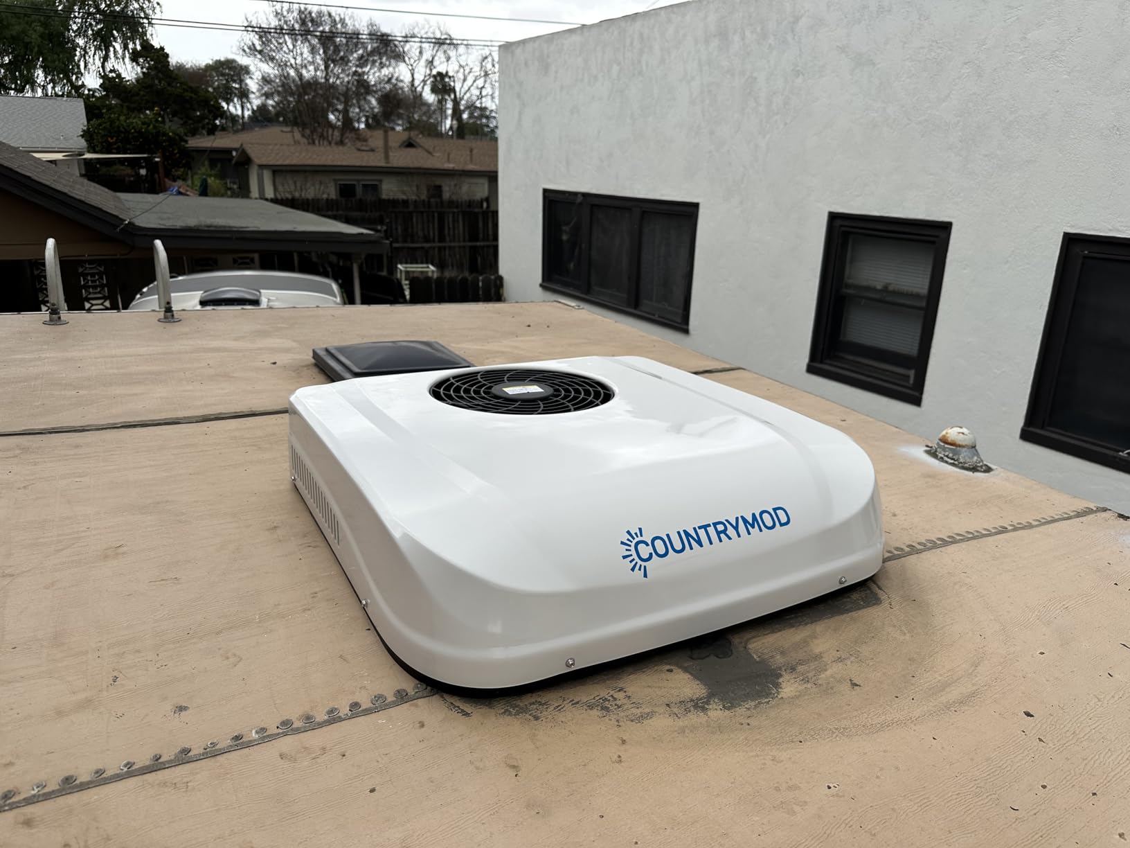 12V DC RV Air Conditioner 11000 BTU RV AC Unit Non-Ducted Rooftop RV Air Conditioners Portable Air Conditioner Quiet Cooling for RVs, Trailers, Fifth Wheel and Food Trucks customer photo 1