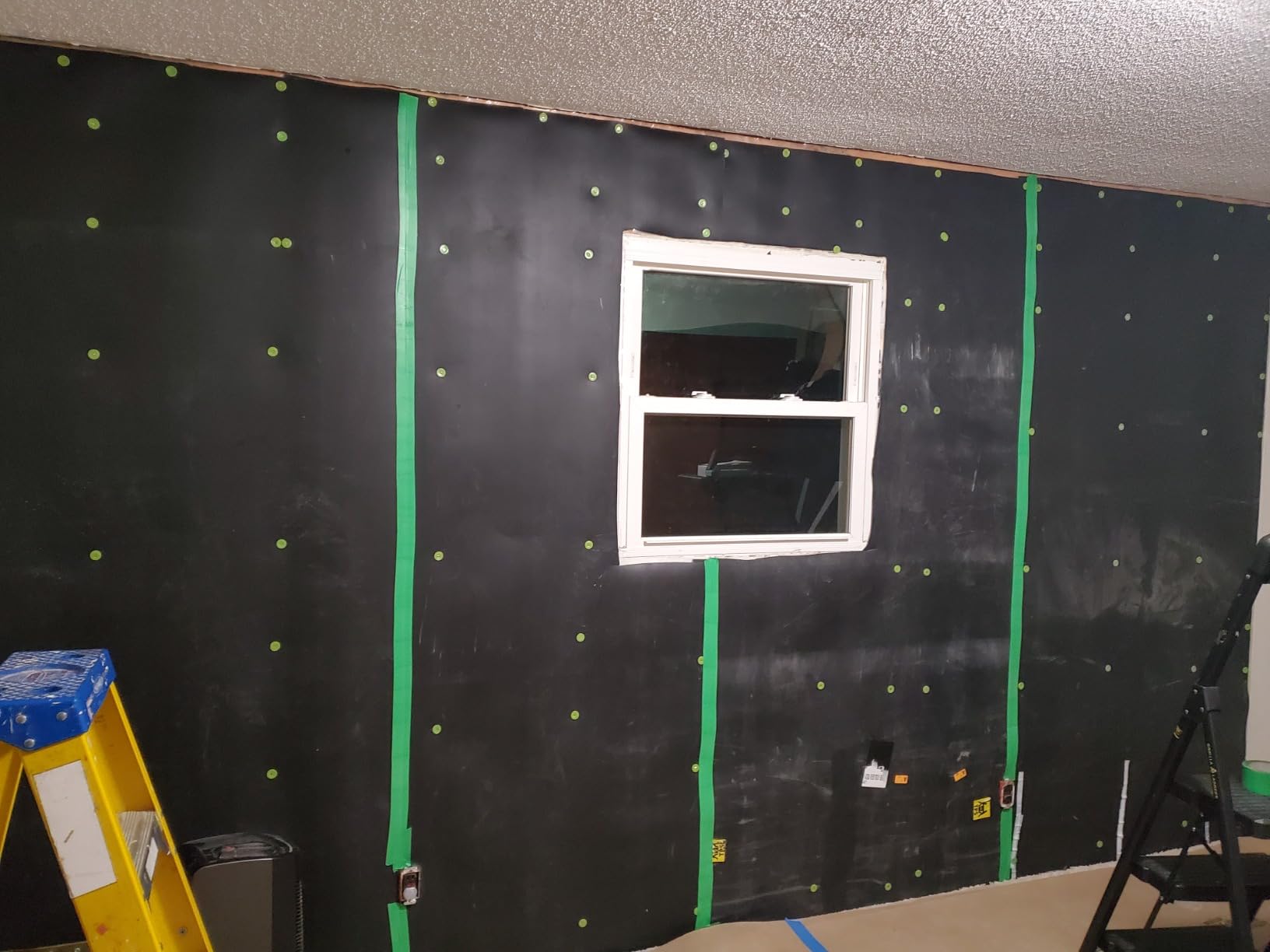 Trademark Soundproofing Mass Loaded Vinyl 1lb - MLV Soundproofing for Wall Sound Barrier - Sound Insulation - Made in USA (4' x 15' (60 sf)) customer photo 2