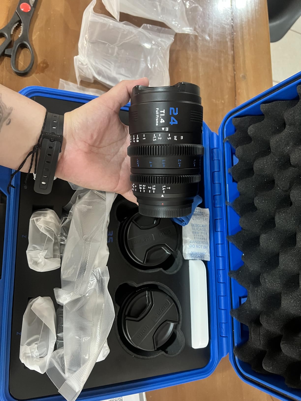 SIRUI VP-1 Vision Prime 1 T1.4 Full Frame Cine Lens, 50mm Manual Focus Cinema Lens with Pre-Installed E Mount, Interchangeable RF/Z/L Mounts (Metal Gray) customer photo 2