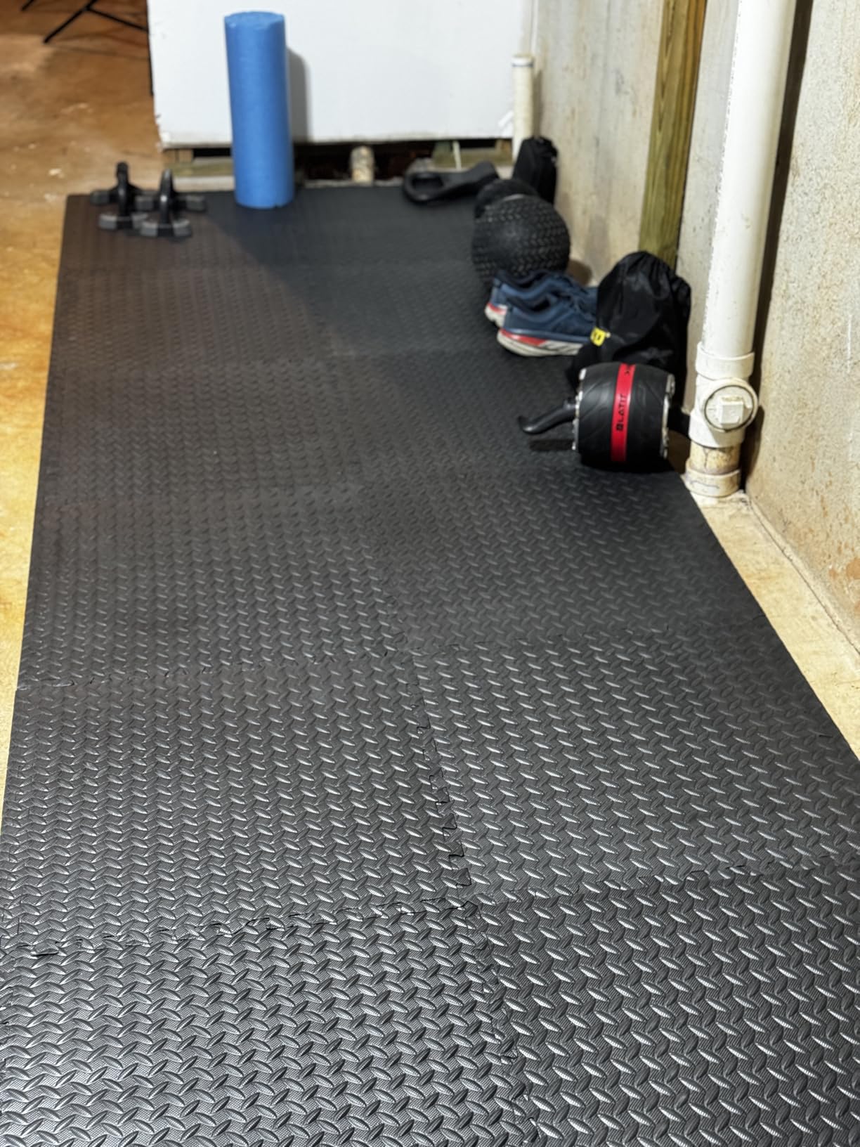 GWT Home Gym Flooring Tiles, EVA Interlocking Puzzle Exercise Mat for Workout Equipment, Floor Protection & Kids Play Area, Black Foam Tiles, 24