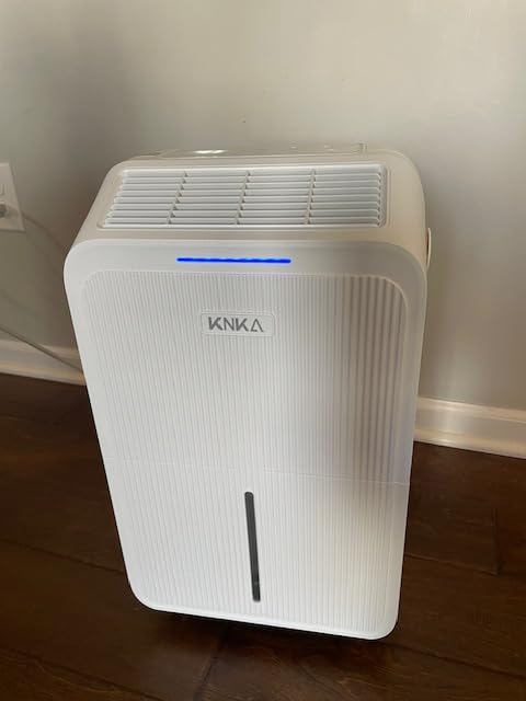 KNKA 1600 sq.ft Dehumidifier for Basement, 21 Pint Dehumidifiers for Home with Drain Hose, Continuous Drainage, Washable Filter, Intelligent Humidistat for Bedroom, Bathroom, Large Room customer photo 1