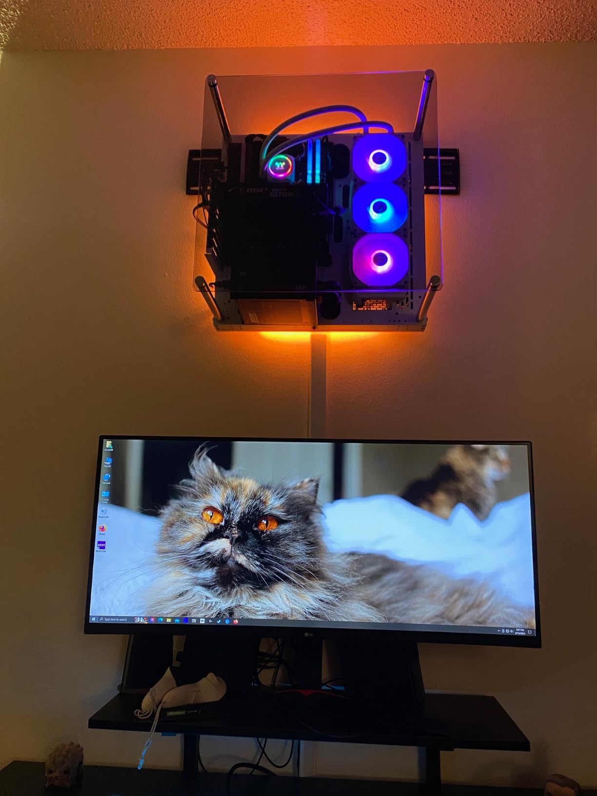 Thermaltake LCGS View 9890S-380XL Gaming Desktop (AMD Ryzen 7 9800X3D, 32GB 6000MT/s DDR5 RGB Memory, NVIDIA GeForce RTX 5090, 2TB NVMe M.2, WiFi, Windows 11) VXLS-X870-590-LCS customer photo 1