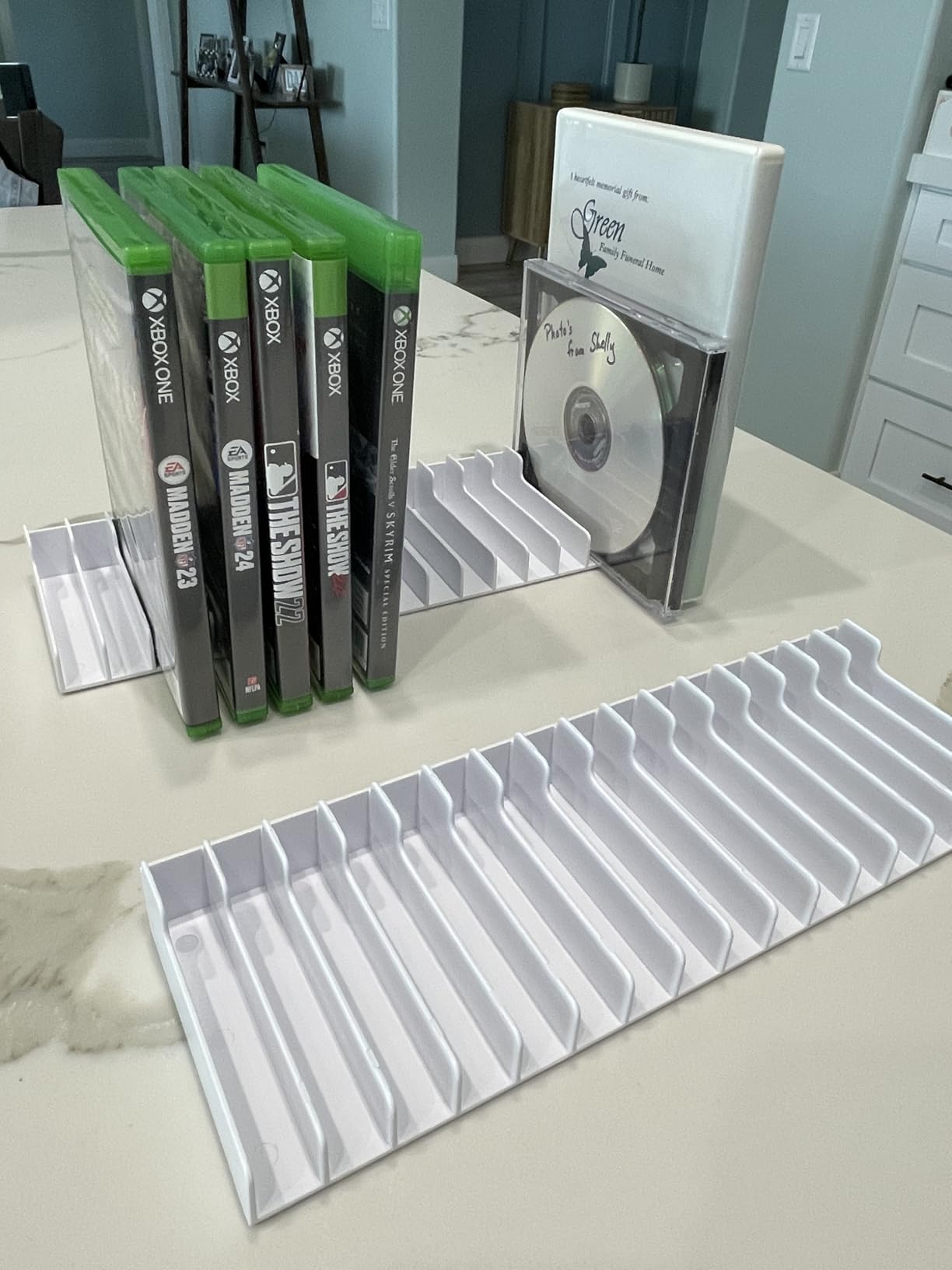 Nargos Video Game Storage Holder for for PS5/ PS4/ PS3/ PS2/ Xbox One/Xbox 360 and Xbox Series X/S/Wii/Switch/Switch 2 Game Cases, DVD and Blu-Ray Organizer for Desk (2, White) customer photo 1