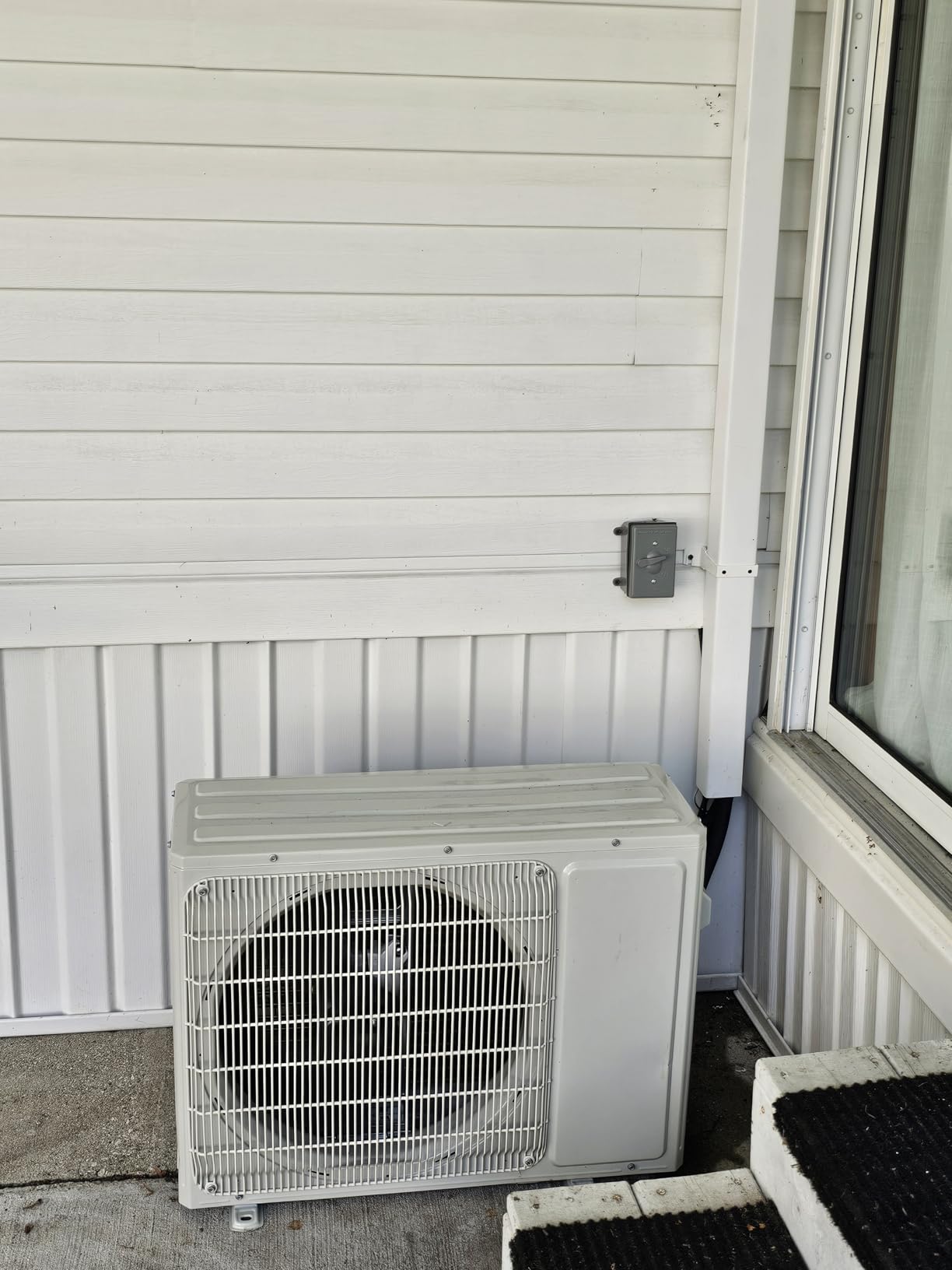 12000BTU Mini Split Air Conditioner& Heater, 17 SEER2 𝟏𝟏𝟓𝐕 Wall-Mounted AC Unit Cools Rooms up to 750 Sq. Ft, Energy Efficient Inverter AC with Heat Pump customer photo 1